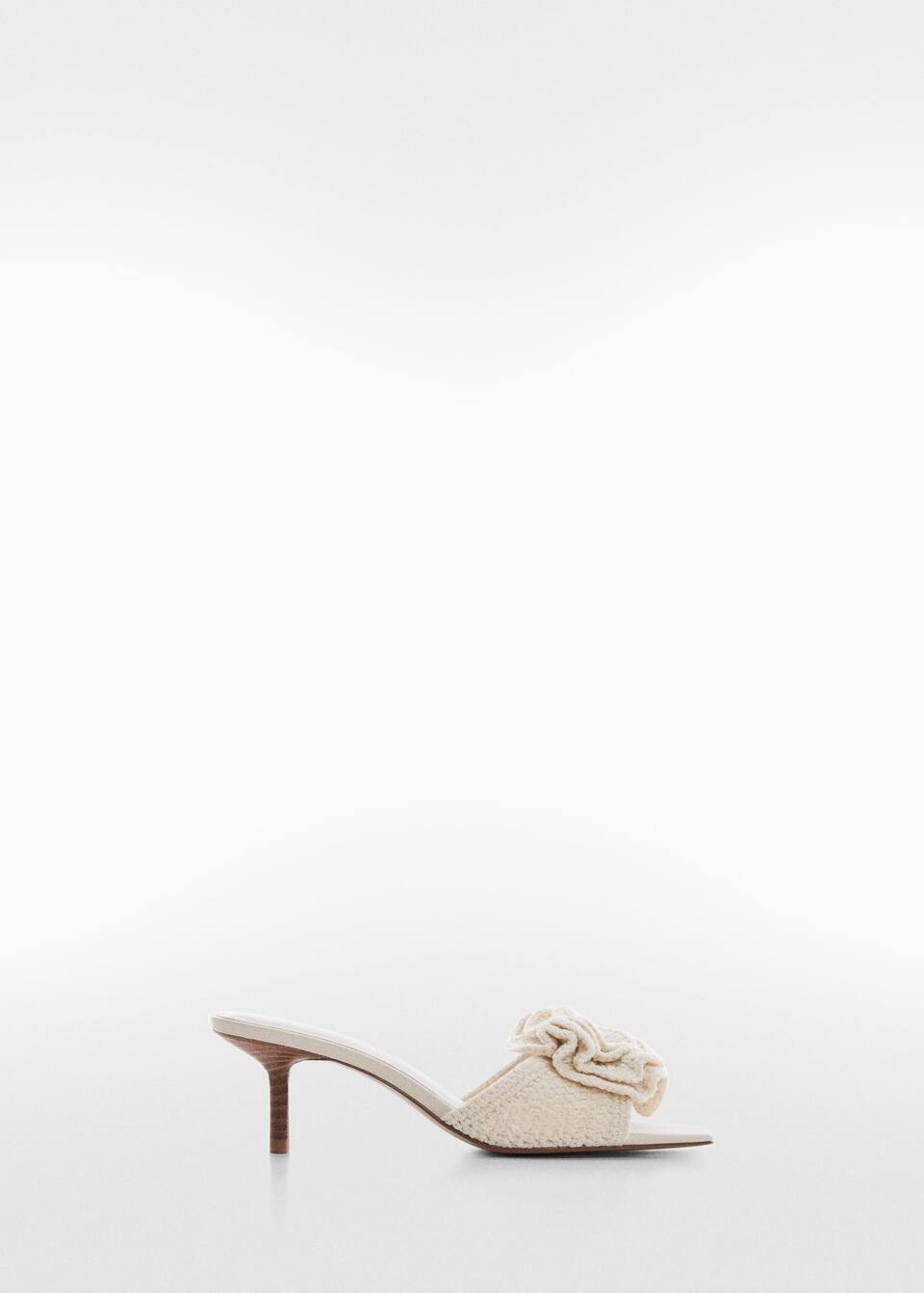 Crochet sandals with flower detail | MANGO (NL)