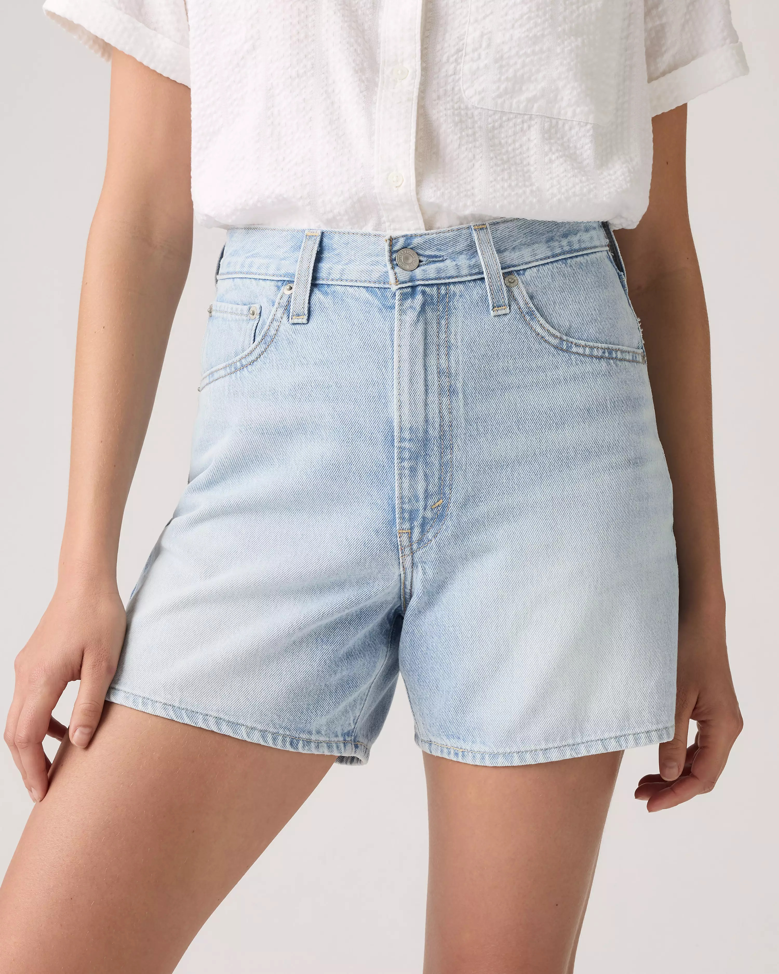 Cinch Mid-thigh Women's Shorts - Light Wash | Levi's® US | Levi's US