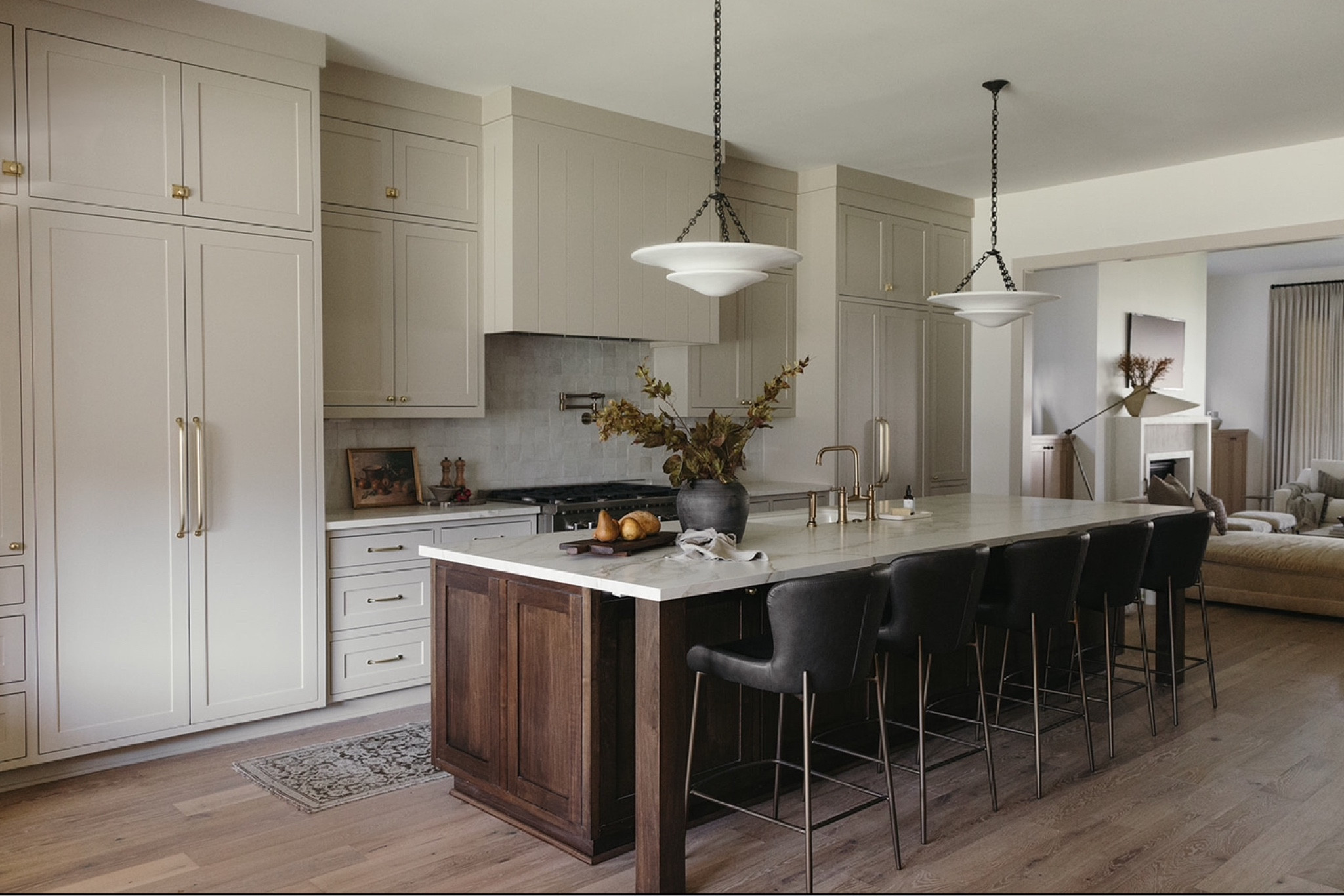 Today on the blog I’m sharing photos of the Houston Kitchen and how you can get the look with these inspired finds from @wayfair. #wayfair #wayfairpartner