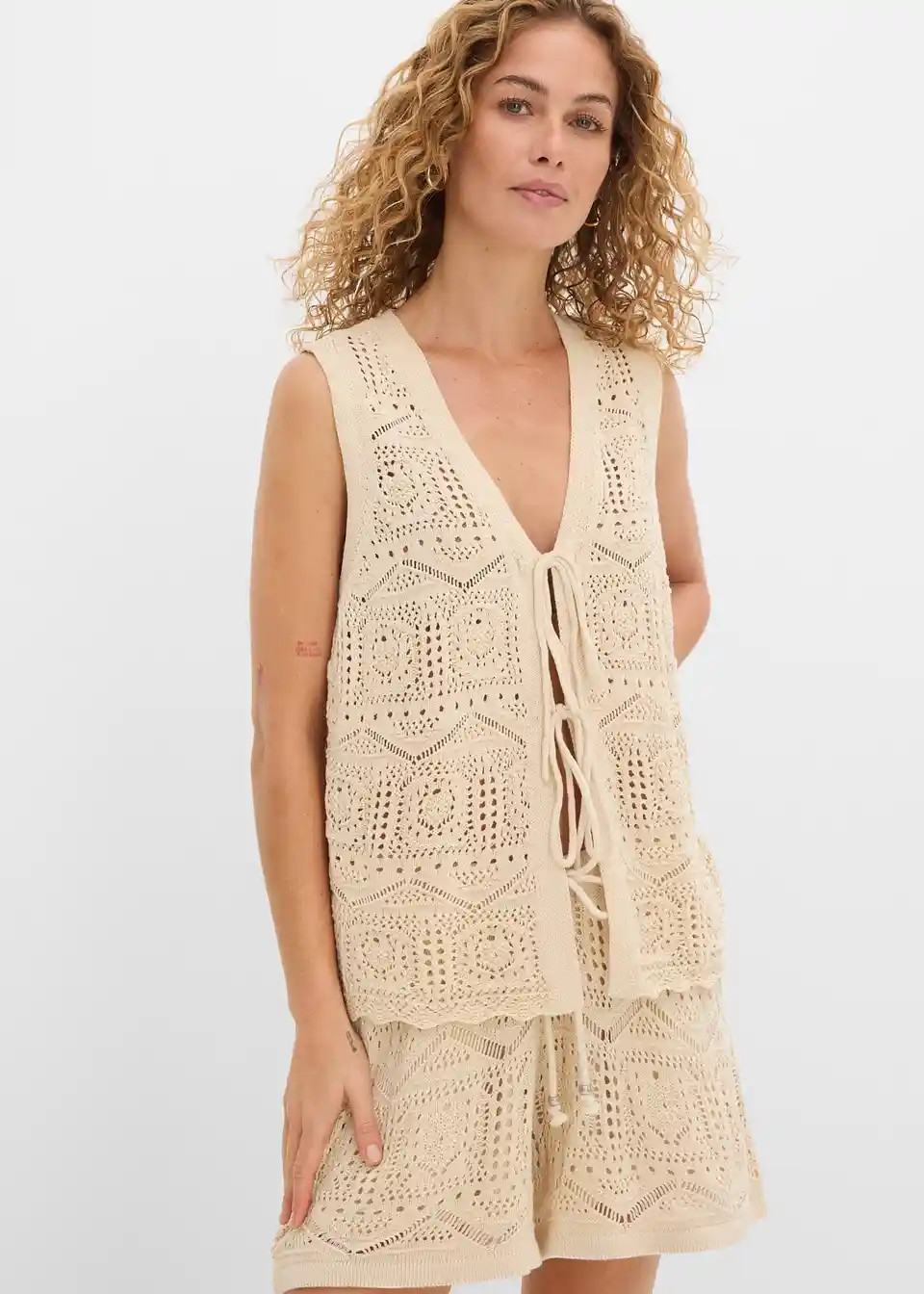 Ajour-Strickweste aus Baumwoll-Mix | Bonprix DE