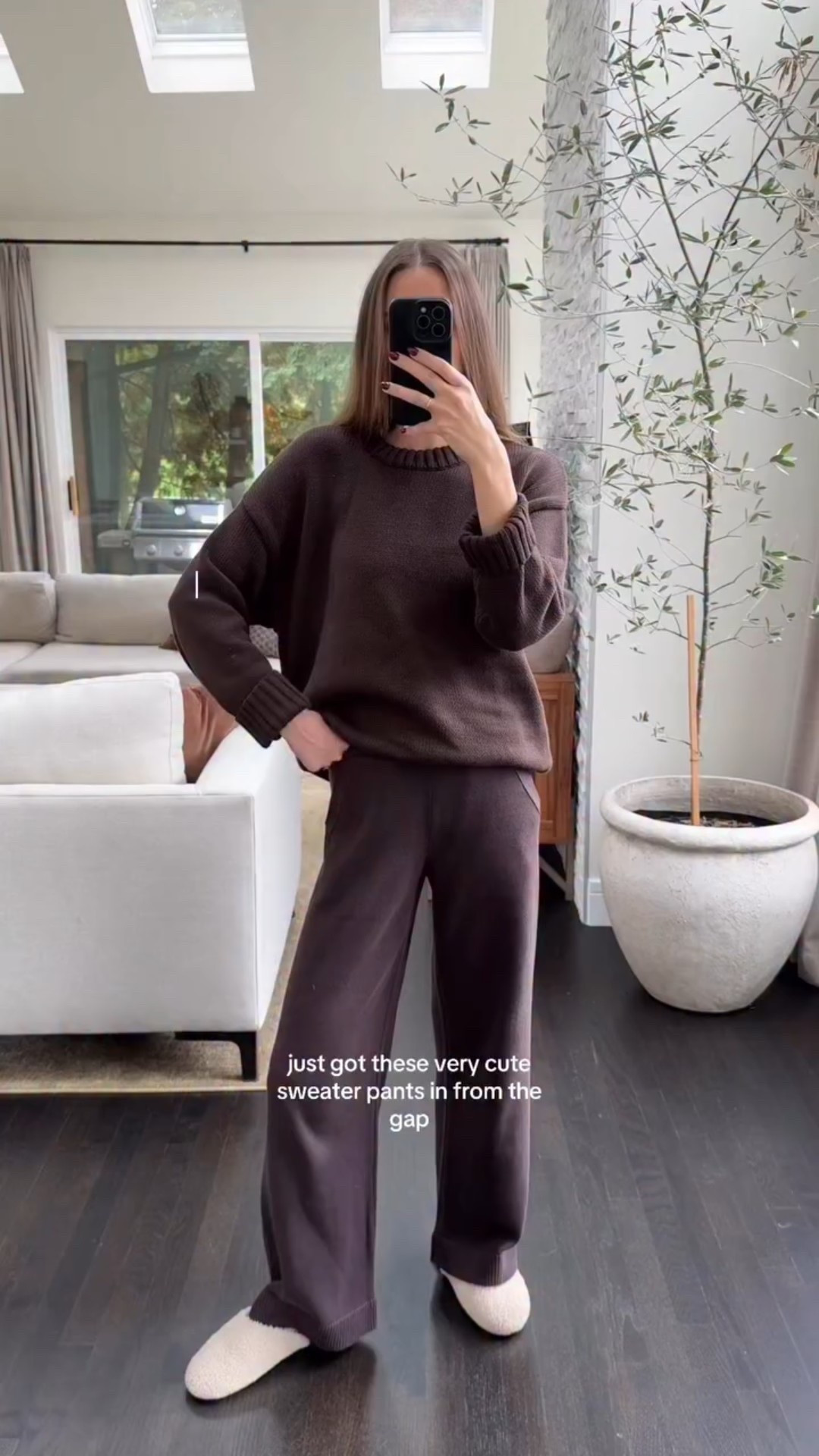 Will be living in these sweater pants for the foreseeable future! #loungepants #loungeset #cozyoutfit #cozyathome #comfyoutfit