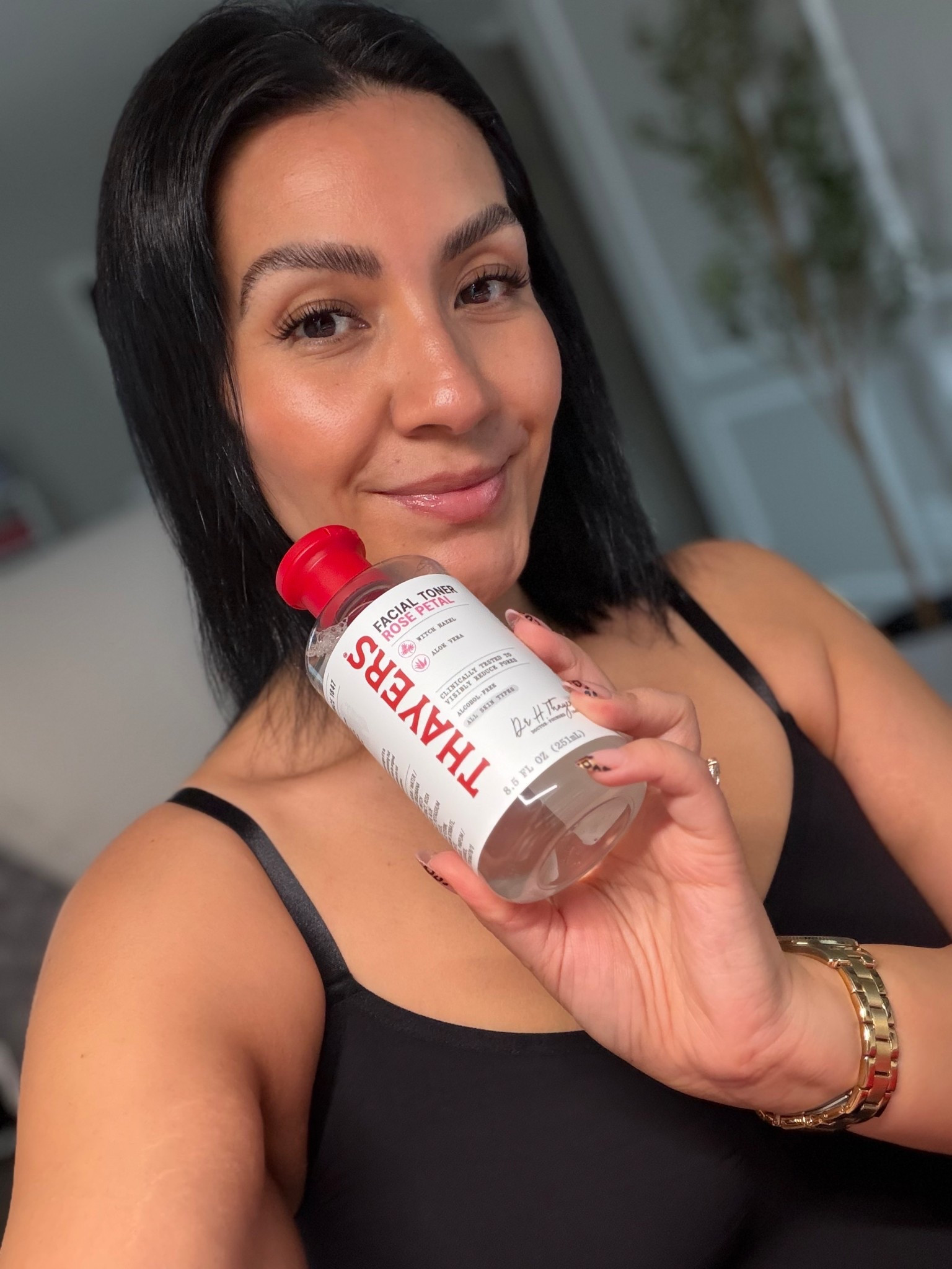 Glassy skin in a bottle ✨
I’ve been loving this Thayers Facial Toner for that fresh, hydrated, glow-from-within look. It helps calm, balance, and prep my skin so everything I layer on goes on smoother and looks better. Perfect if your skin ever feels dry, dull, or out of balance.

Linked in my LTK so you can grab it easily 💧

#thayers #skincaretok #glowyskin #skincareroutine #sensitiveskin #clearskin #toner #hydratedskin #beautyfinds #ltkbeauty #amazonbeauty #drugstoreskincare #skinessentials #glowup #cleanbeauty