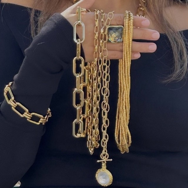 Gift guide for your girlfriends 👯‍♀️✨UptownStrut.com 
•
•
•
#UptownStrut #UptownStrutYouUp #giftguide #stockingstuffers #merrychristmas #christmascardpictures #statementearrings #BoutiqueLife #onlineboutique #dogmom #Instafashion #FashionHouston #happyholidays #YoungWildFree #Blogger #CelebrityStyle #HoustonBlogger #WhatIWore #ShopSmall #WomensFashion #ootd #wishlist 

#LTKParties #LTKHoliday #LTKGiftGuide