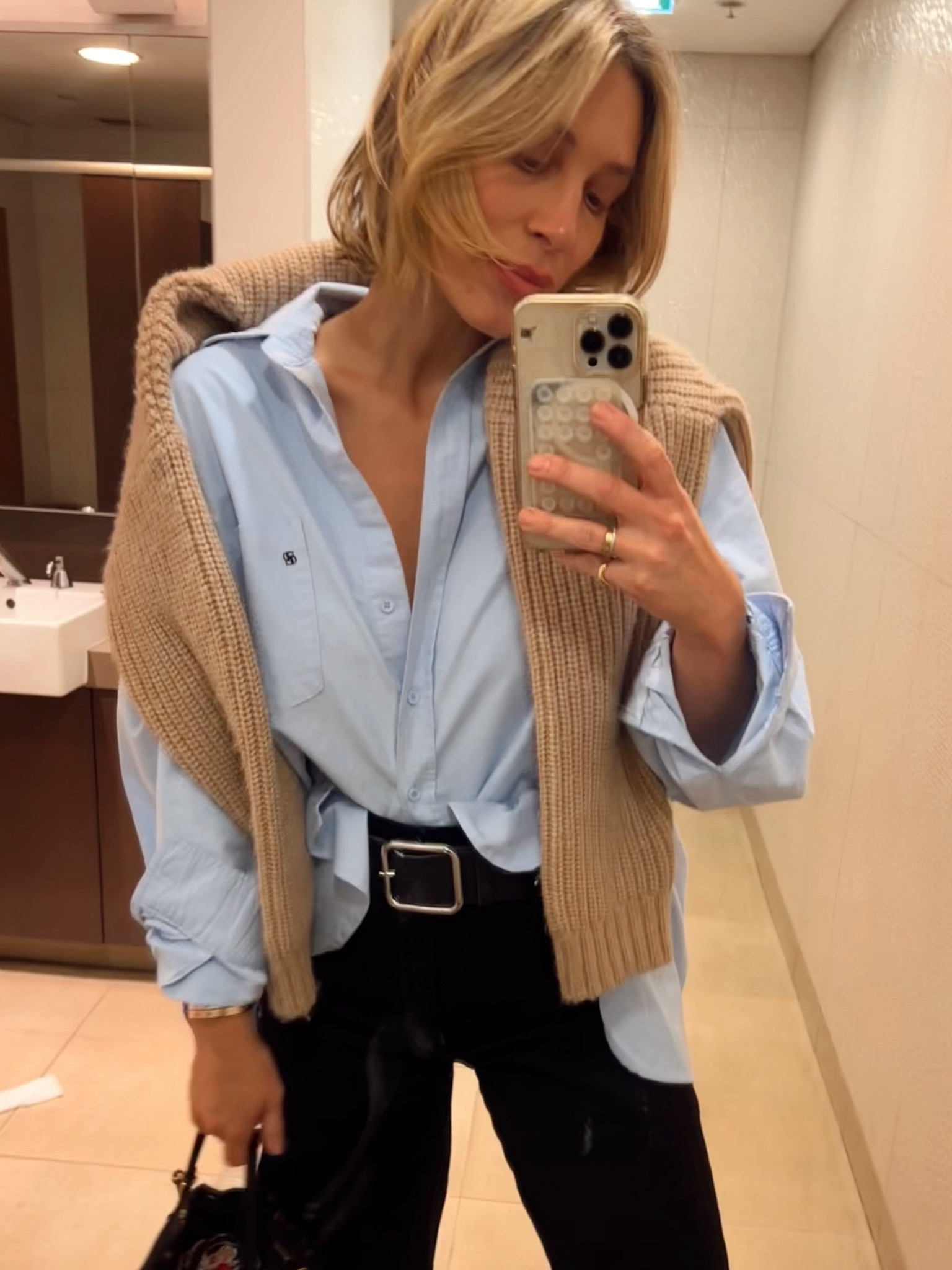 my never ending love affair with the perfect blue (oversized) shirt 💙 the styling possibilities are truly endless and always, always on trend. 

#LTKaustralia #LTKstyletip