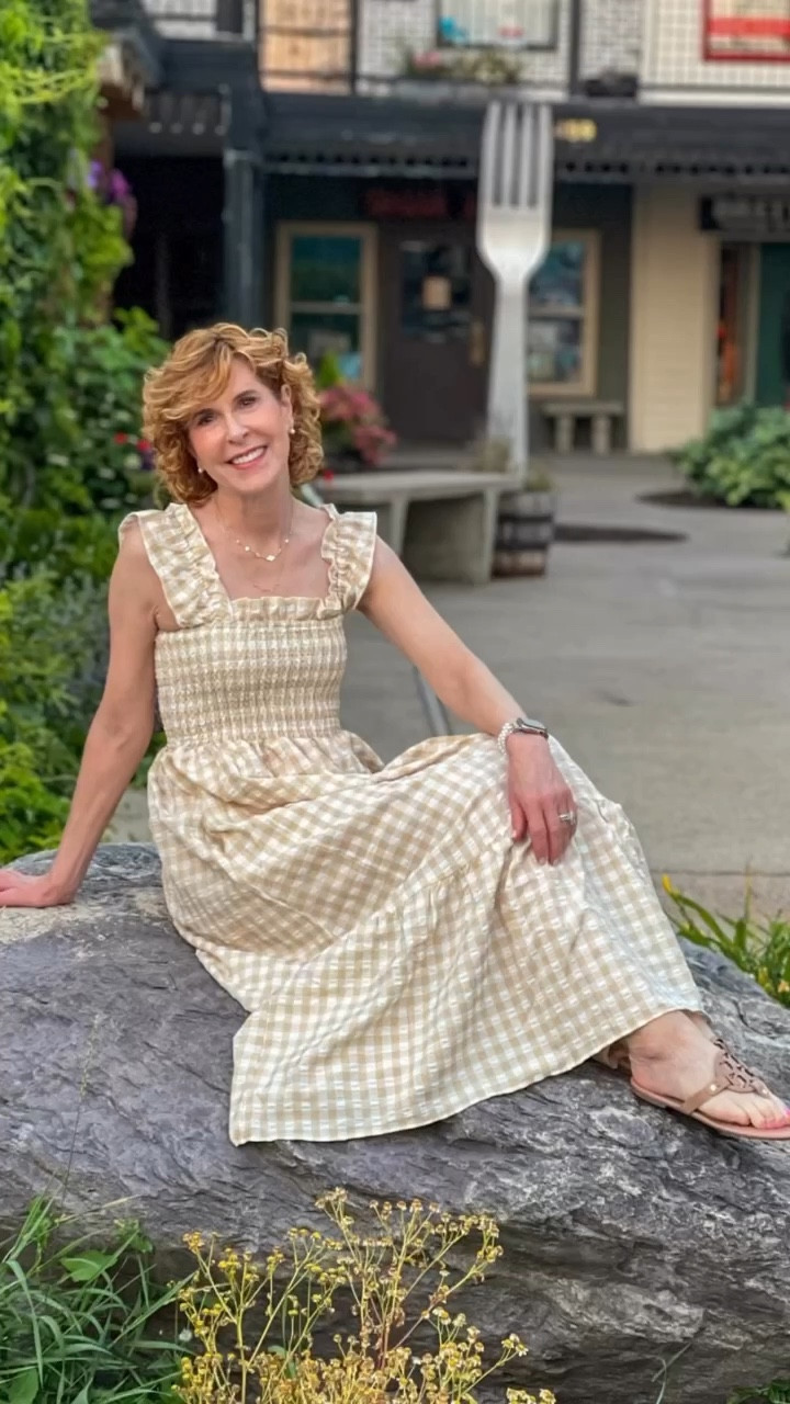 This ruffle hem seersucker  maxi dress from @amazonfashion was perfect for vacation because it doesn’t wrinkle! It comes in 3 other color combos! Tap through to see them!

#LTKSeasonal #LTKVideo #LTKOver40