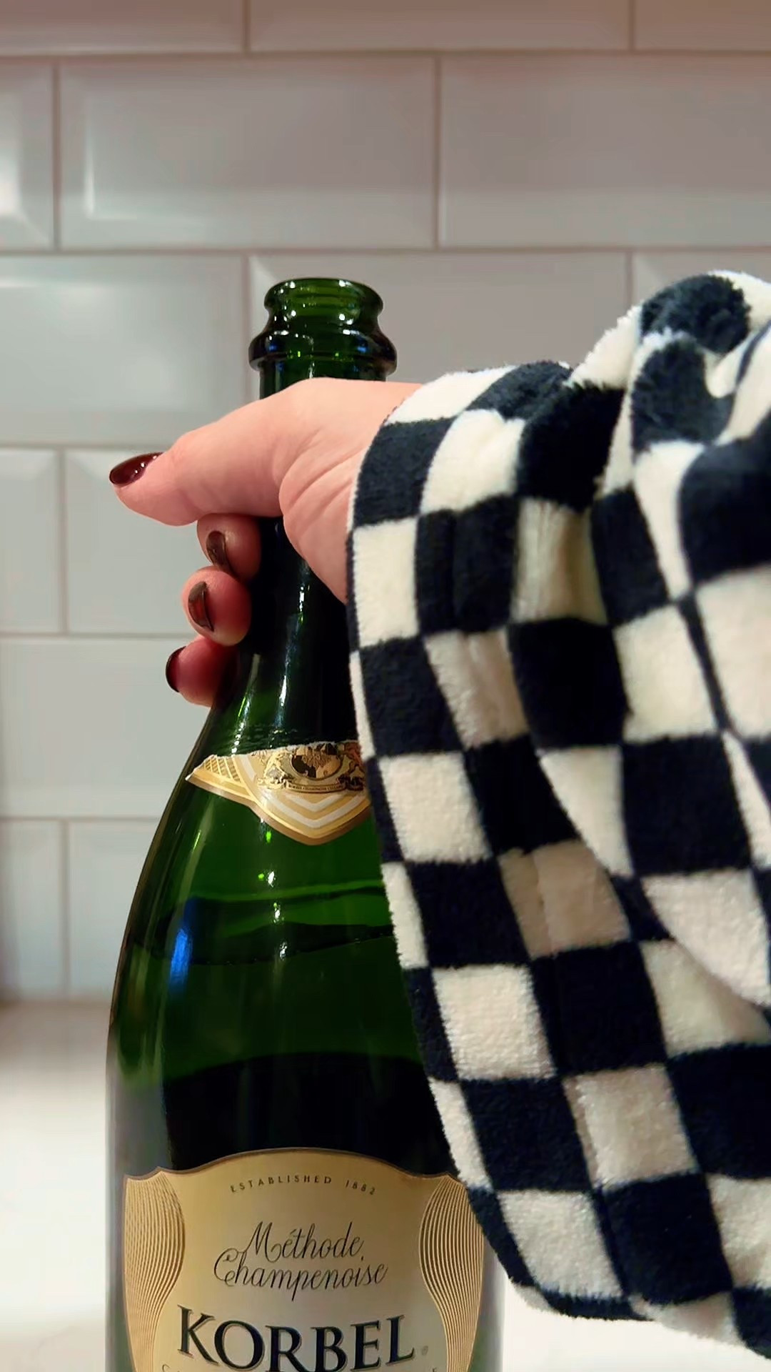 Champagne and Prosecco stopper that keeps it fresh for 2-5 days! On sale for $25. One of my favorite kitchen gadgets.

Champagne keeper, prosecco keeper, bar accessories, kitchen gadgets 

#LTKGiftGuide #LTKHome