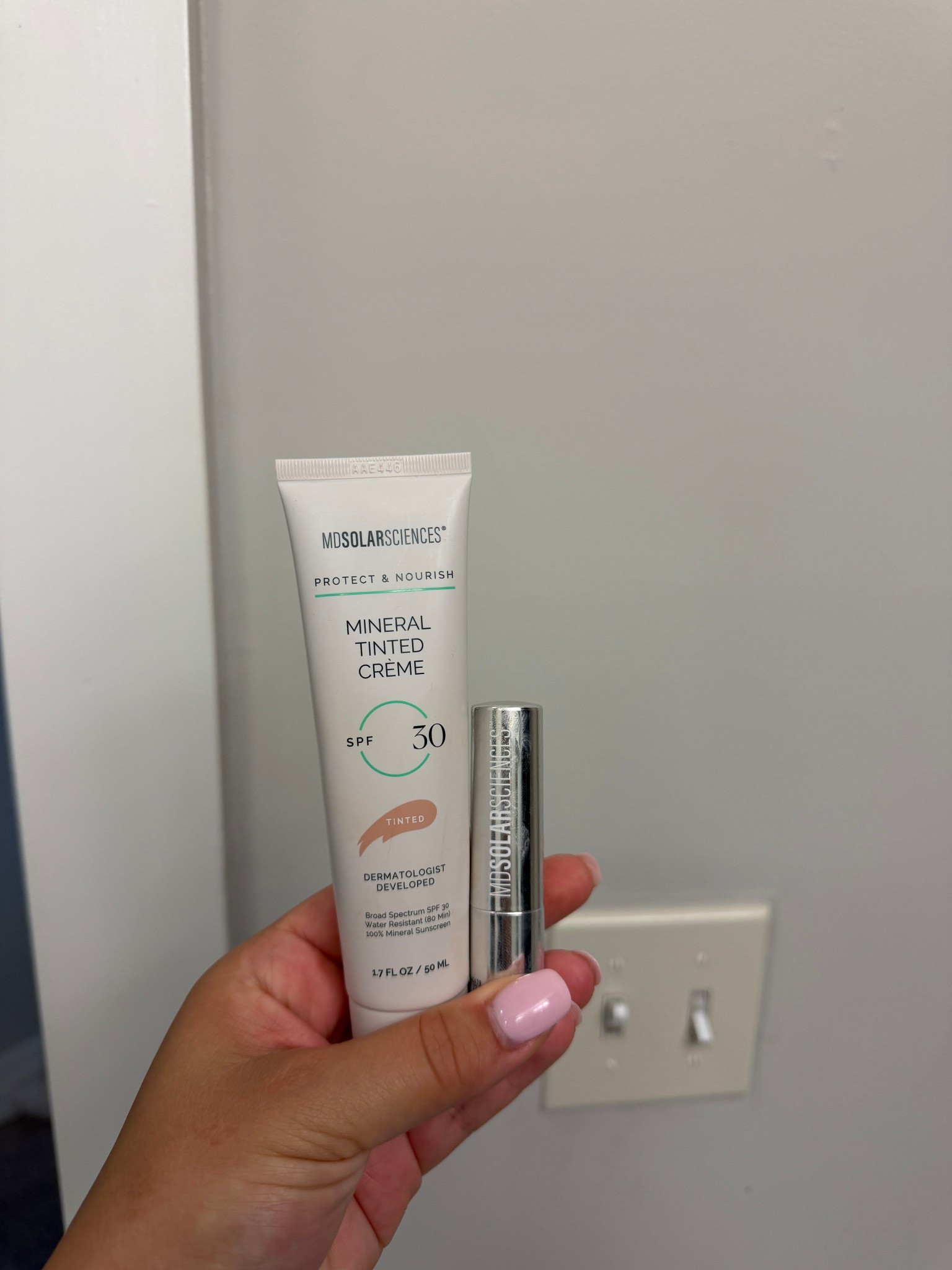 This tinted sunscreen is 10/10☀️ 

#LTKSwim #LTKmorningroutine #LTKgrwm