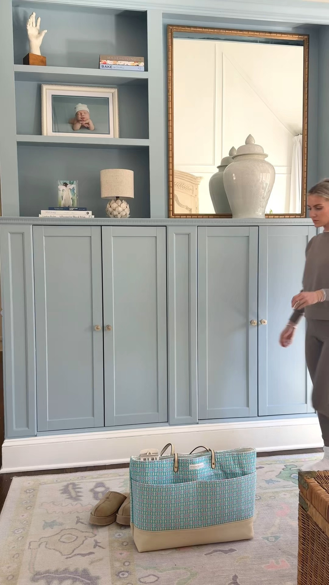 This tote holds ALLL the things, it’s basically my work bag, diaper bag, purse and gym bag all in one.  

#LTKFamily #LTKSeasonal #LTKItBag