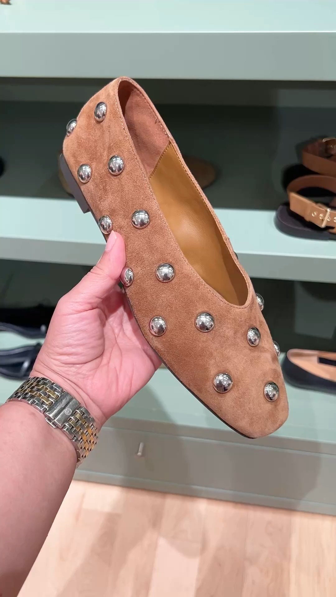 I popped into Madewell over the weekend and they have some really great pieces for fall…and the shoes are so good! Aren’t these studded ballet flats so cute?! Lots of beautiful bags and clothing too. Great for fall outfits, workwear and everyday casual outfits. Linked some of my favorites below! 

#LTKShoeCrush #LTKxMadewell #LTKWorkwear