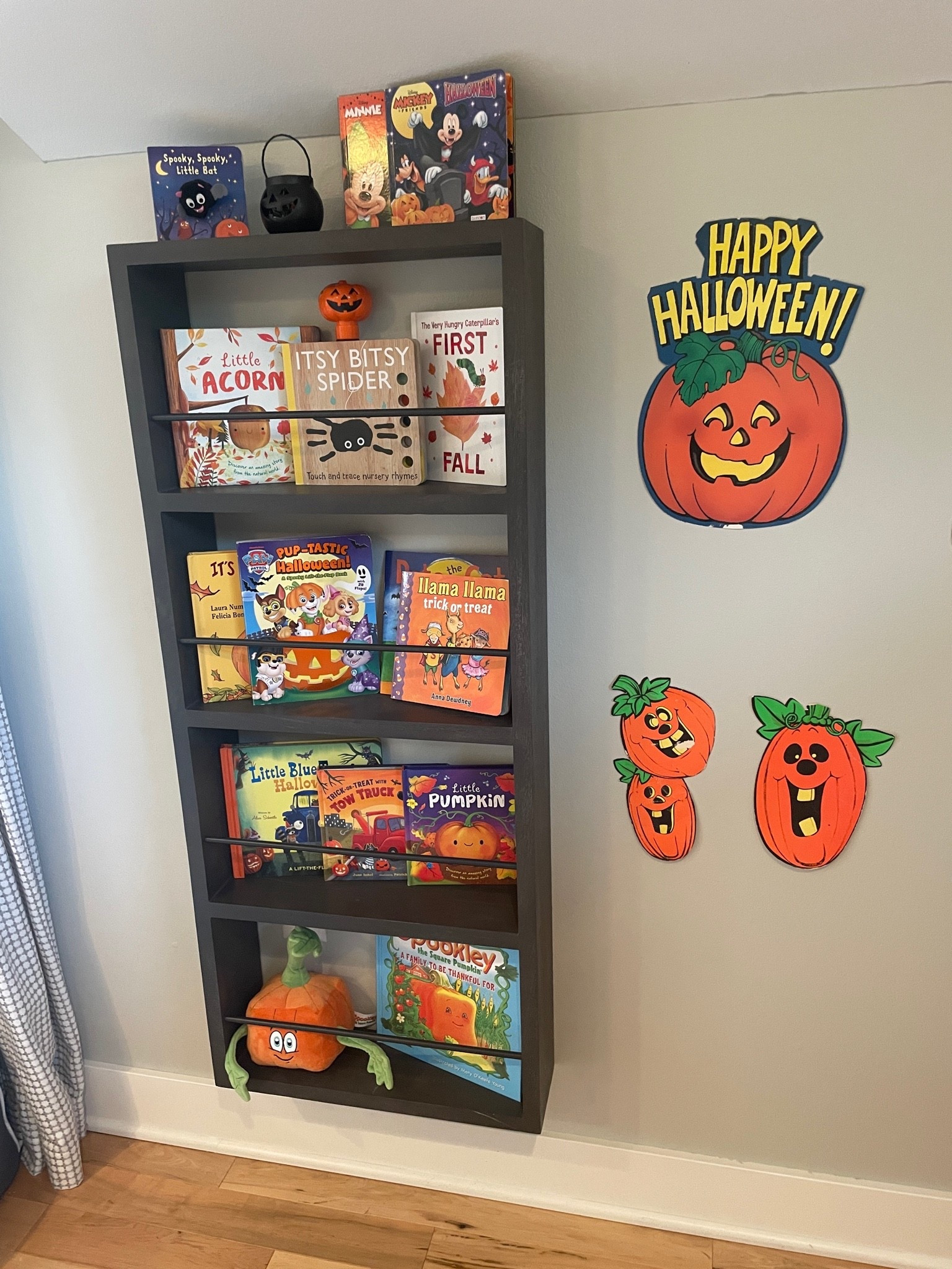 Fall/ Halloween season is on the bookshelf

Our favorite Halloween books perfect for cozy fall nights, bedtime snuggles, and getting into the Halloween spirit without the scares.