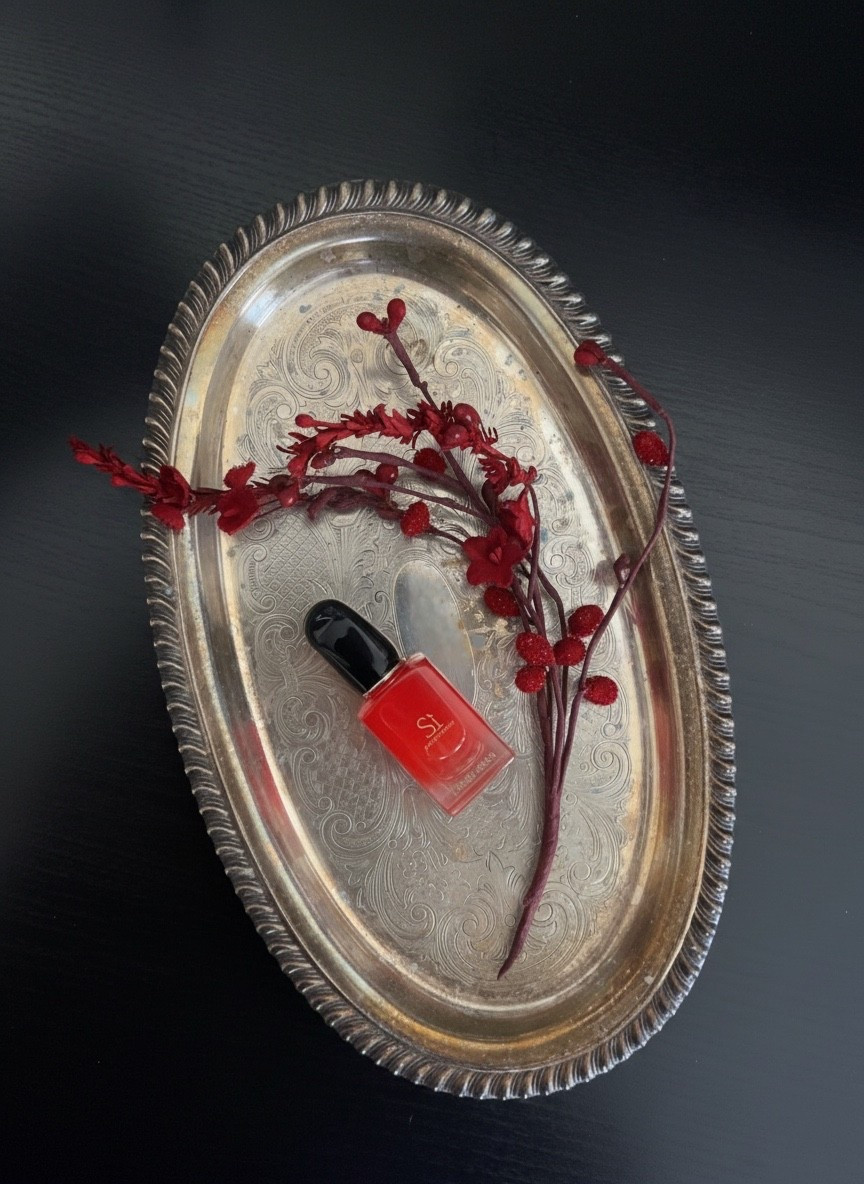 Absolutely loving this fragrance from Giorgio Armani. It’s alluring and sophisticated with notes of blackcurrant, pear, rose, jasmine, vanilla, and cedarwood. 

#LTKBeauty #LTKGiftGuide #LTKHoliday