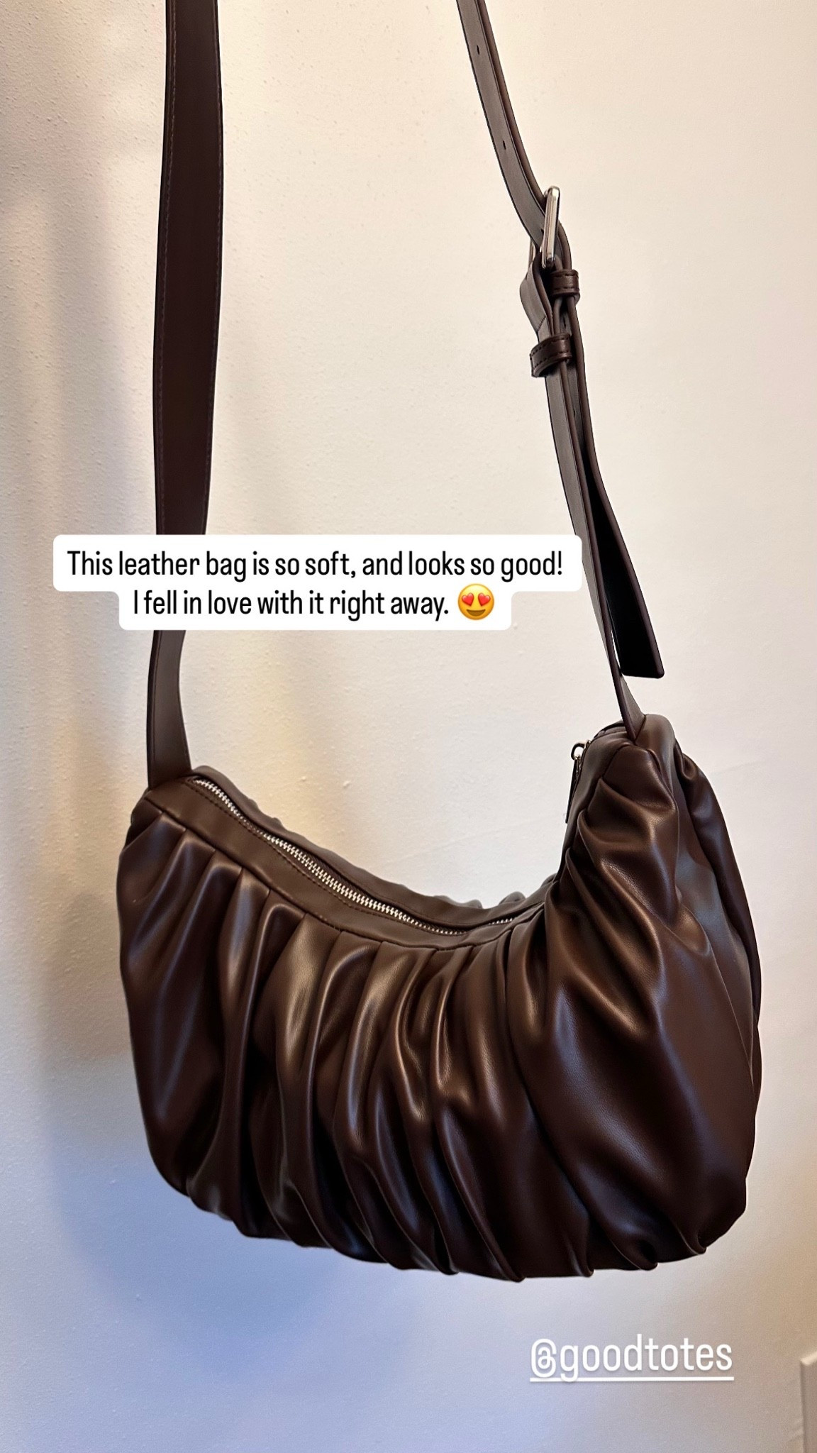 This leather bag is so soft! I fell in love with it right away. 😍 it got a lot of storage too!



#goodtotes #purse #crossbag #everydaystyle

#LTKootd #LTKdayinmylife #LTKgrwm