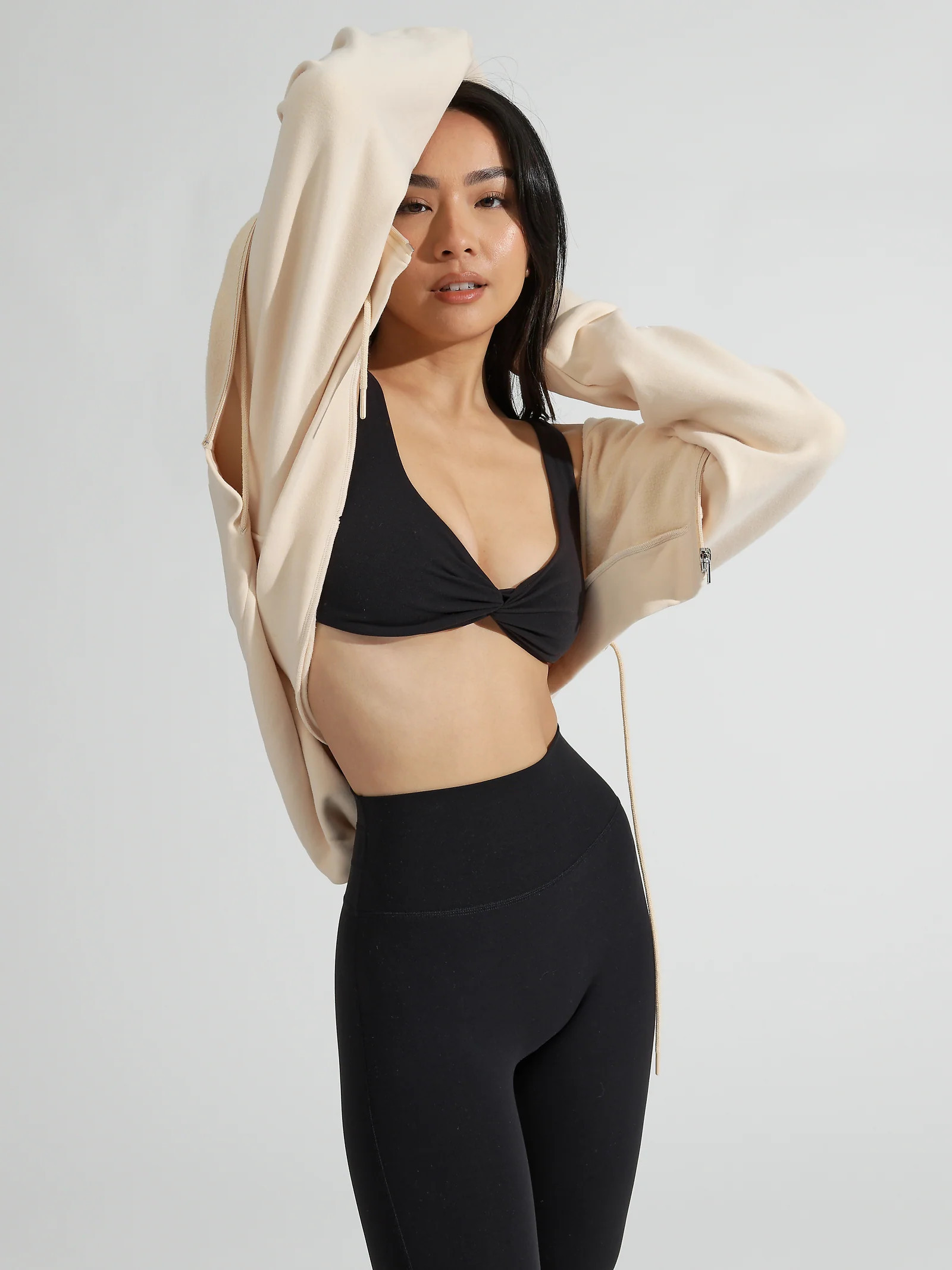 Twisted Sports Bra - Onyx Black S | Buffbunny