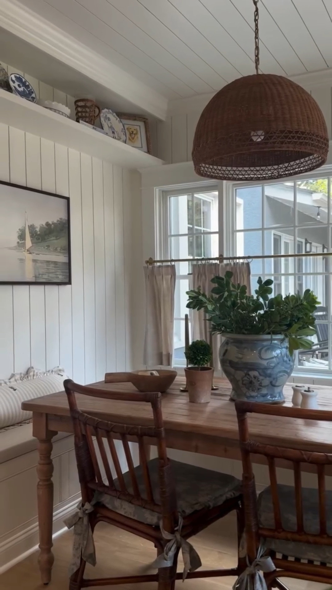 Looking for ease and a sense of calm throughout your home? Lean into the decluttering for the new year mindset. Take my step by step process to do so by commenting LIST and shop my ENTIRE home by commenting SHOP 🤍 

#classichomedecor #traditionalhome #nancymeyers #colonialhome #coastalcottage