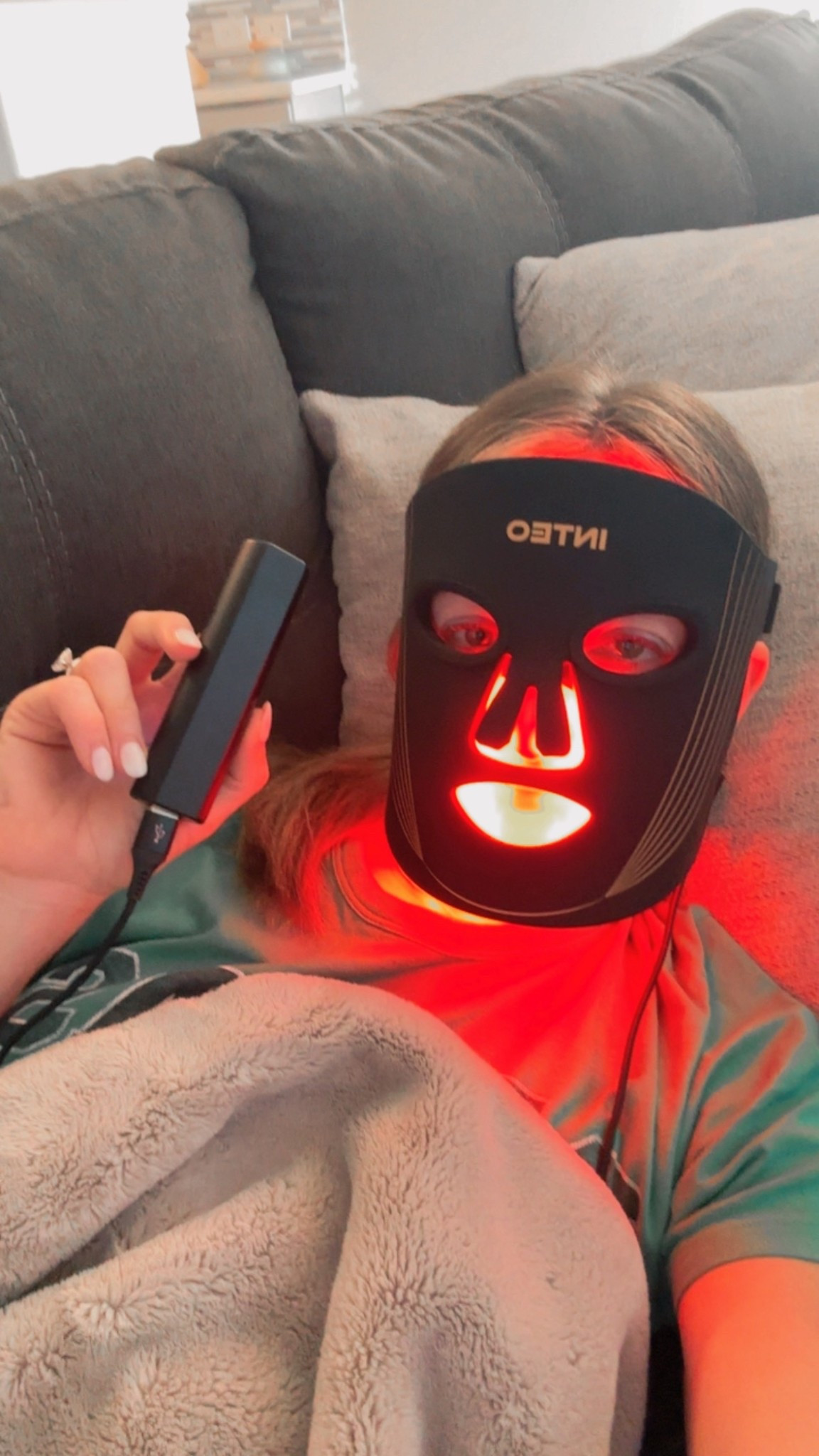 can’t recommend this red light mask enough 🙌🏼 

#LTKGiftGuide #LTKselfcare #LTKHoliday