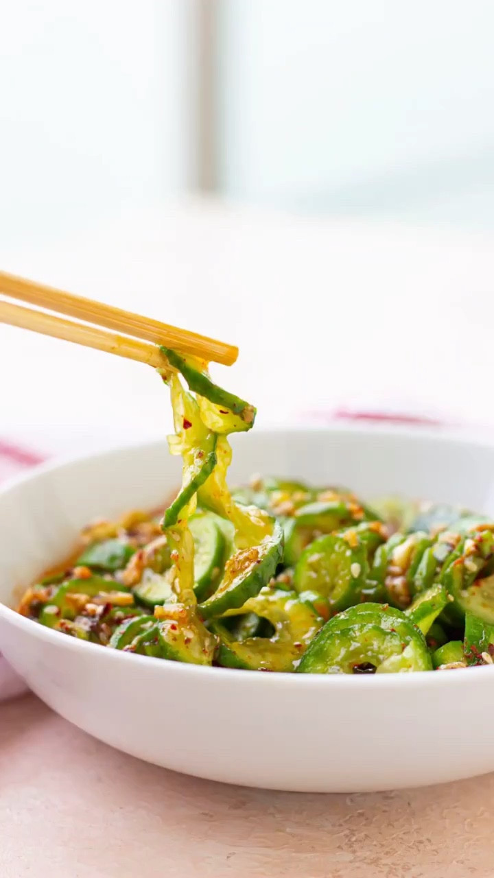 When life gives you cucumbers, cut them like a slinky and marinate them in a delicious Asian style dressing!

Get the full recipe 👇🏼
- https://foodspluswords.com/asian-cucumber-salad-tiktok/
- OR search “Food Plus Words Asian Cucumber Salad” on Google

#LTKunder100 #LTKFind #LTKFitness