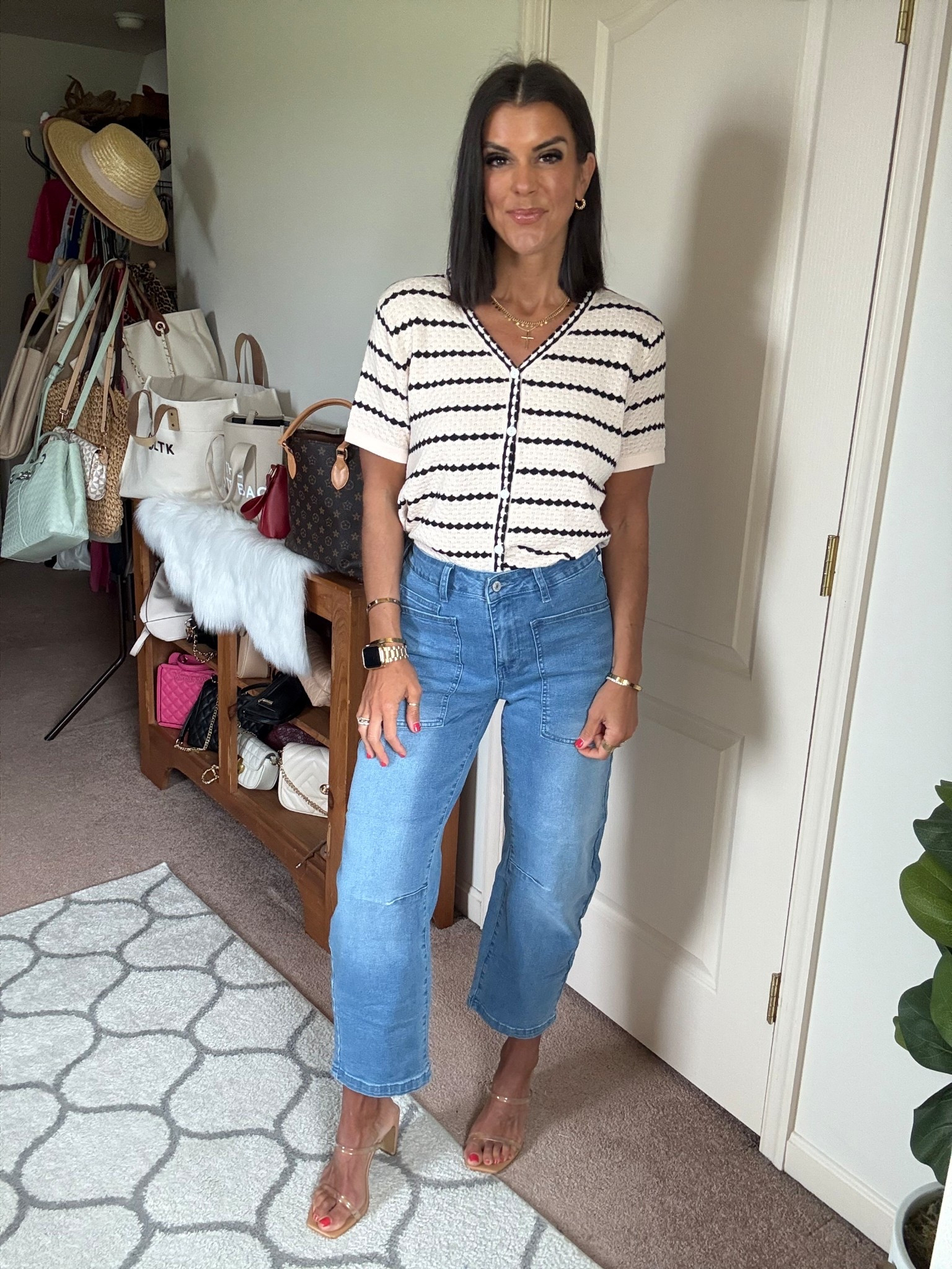 Size small in sweater size 2 in jeans 

#LTKSeasonal #LTKFindsUnder100