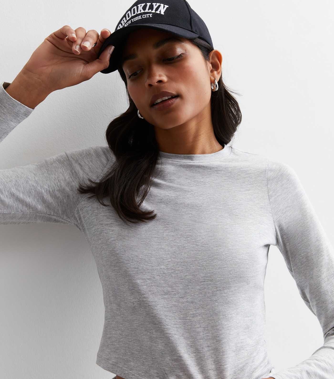 Dark Grey Long Sleeve Crop T-Shirt
						
						Add to Saved Items
						Remove from Saved Items | New Look (UK)