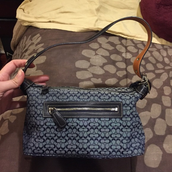 Authentic COACH 💯 Signature Fabric bag | Poshmark