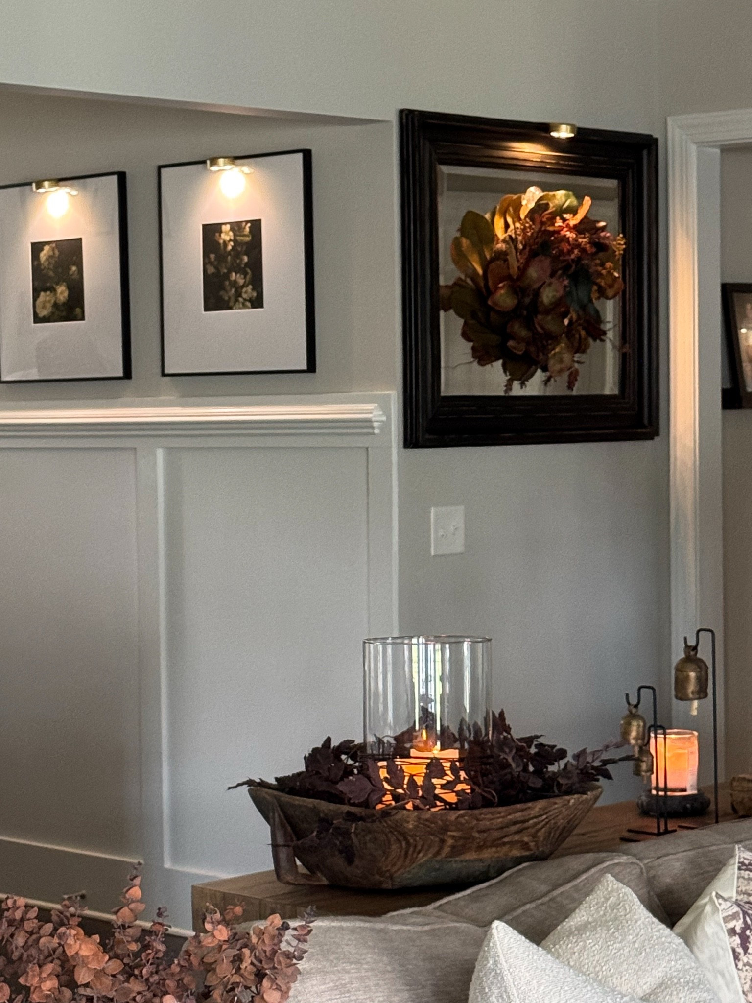 I absolutely love the cozy warm glow these picture lights give✨. They are rechargeable, magnetic, have 3 color temps and are dimmable. 

Magnetic picture lights, burgundy magnolia wreath, fall wreath, console table, taupe vase, toasted eucalyptus, vintage bowl, plum garland, glass cylinder, flameless candles, brass canister, matches, bells with stands, candle pedestal

#LTKstorytime #LTKSeasonal #LTKHome