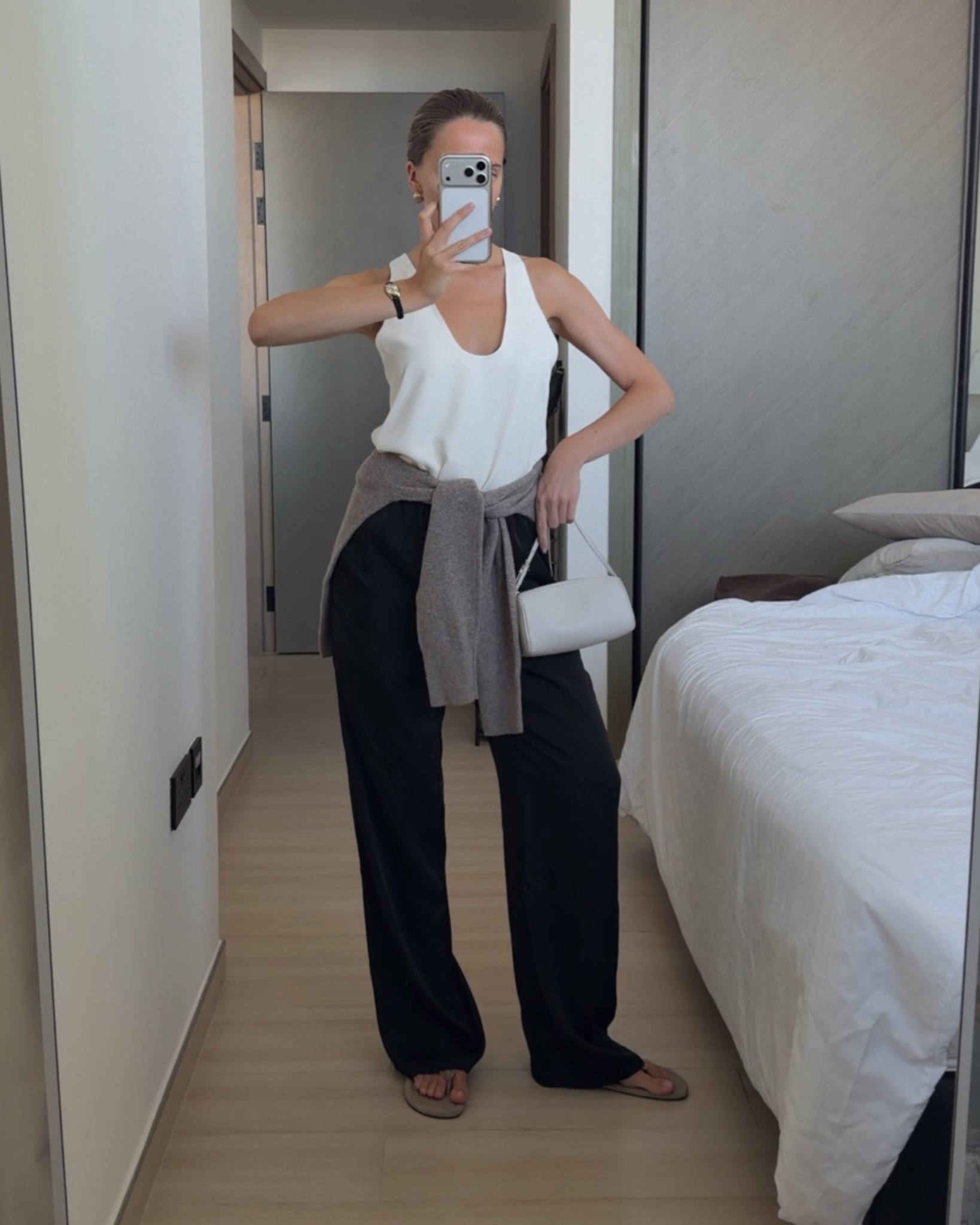 Simple but chic outfit idea 🫶🏼 I’m wearing top size XS and trousers S

#LTKootd