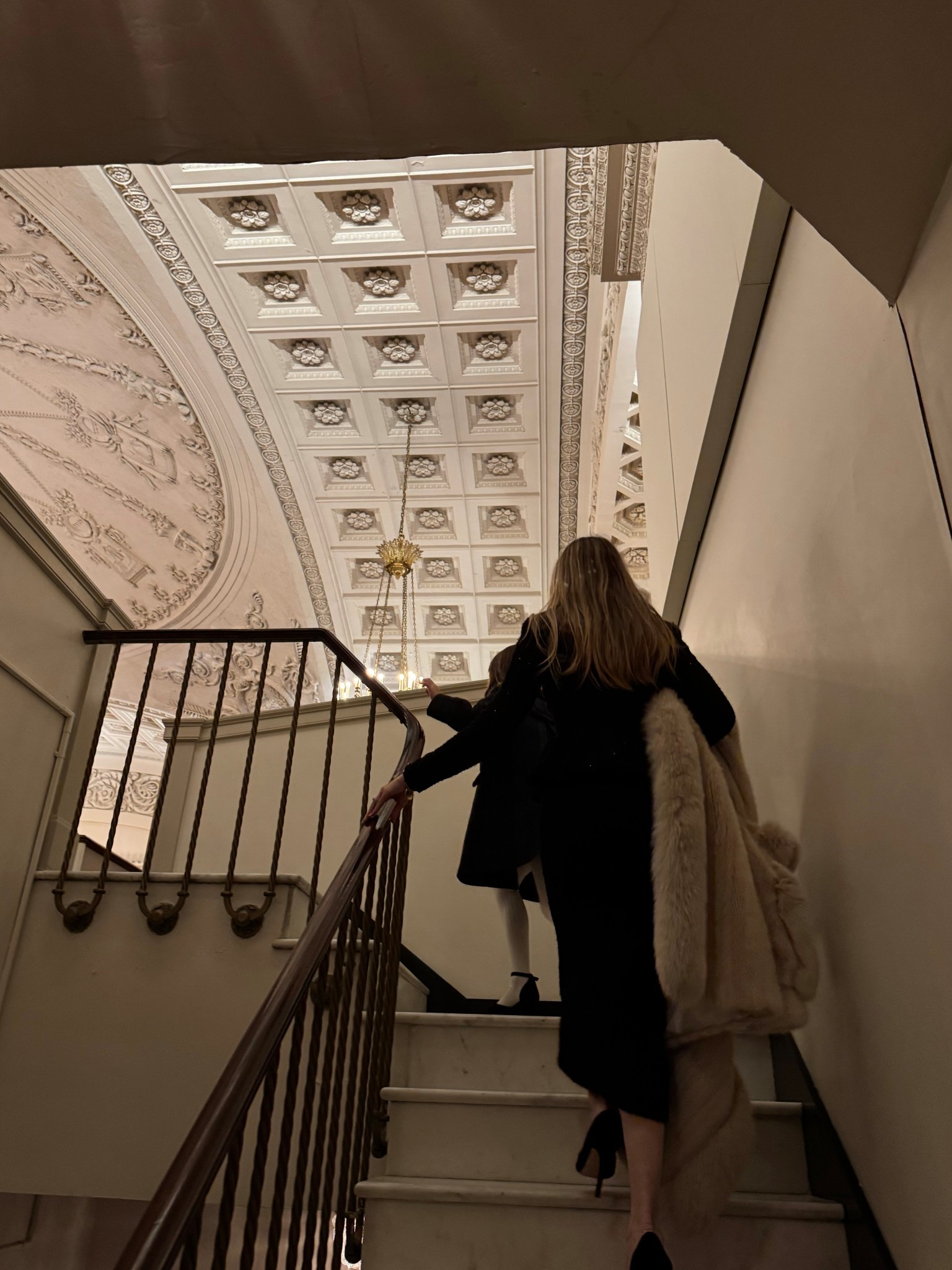 Pretty ceiling and love this outfit x 

#LTKgrwm #LTKdayinmylife #LTKootd