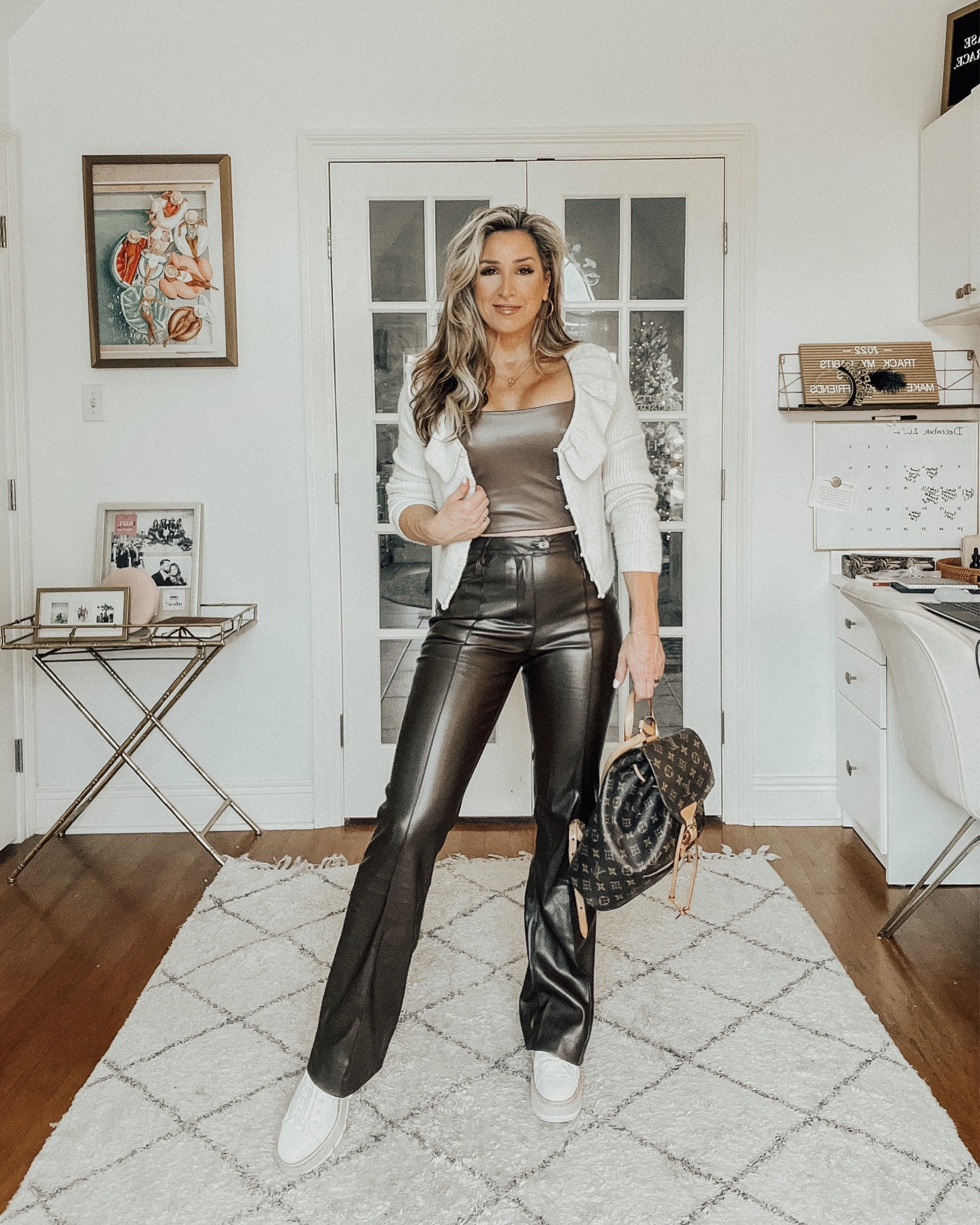 Faux leather pants, winter outfit, casual look 

#LTKunder100 #LTKSeasonal #LTKFind