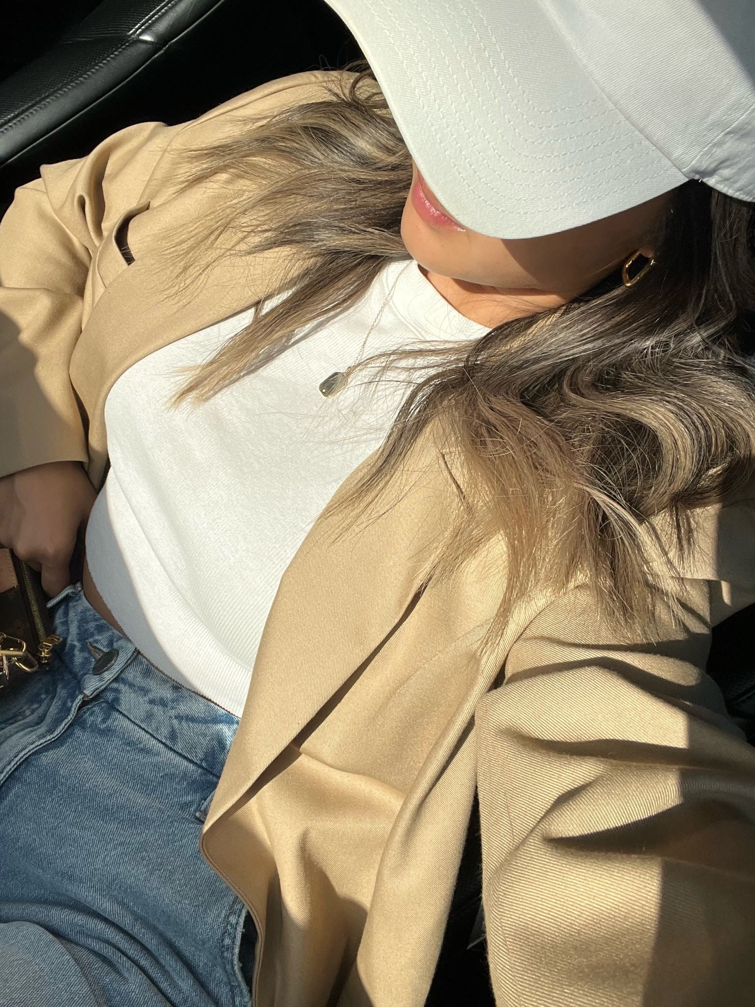 model off duty fit 🤎 throwing an oversized blazer over any outfit always elevates the fit🫶🏼 

Blazer @princesspolly
Top @zara
Denim @evereve from brand KUT
Bag @louisvuitton
Hat & jewelry @amazon

#LTKSeasonal #LTKaustralia #LTKFind