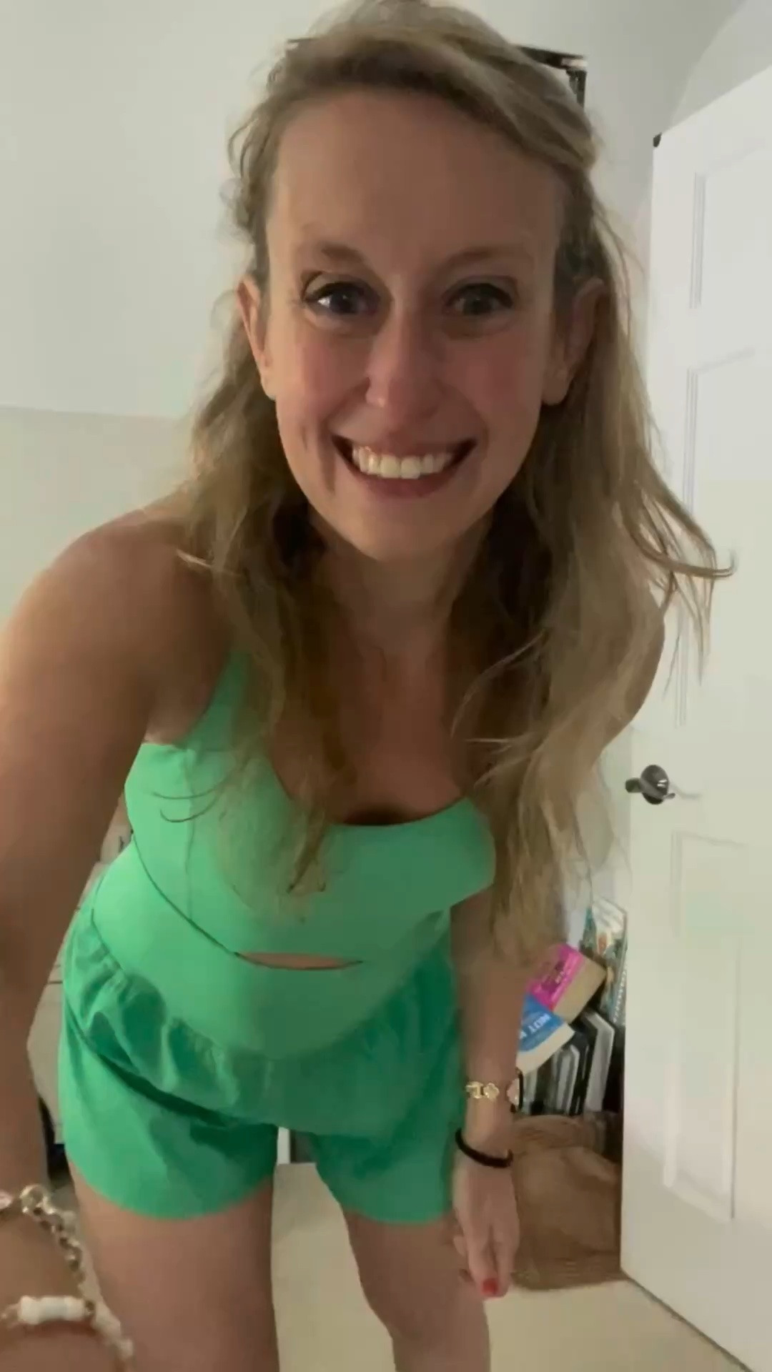 It’s getting warmer sooo let’s talk outfit inspo for SUMMER. 😎😎Can’t wait to show you some ideas 💡 I have in store… follow me for more! #style #momlife #fashion #summer #summerstyle