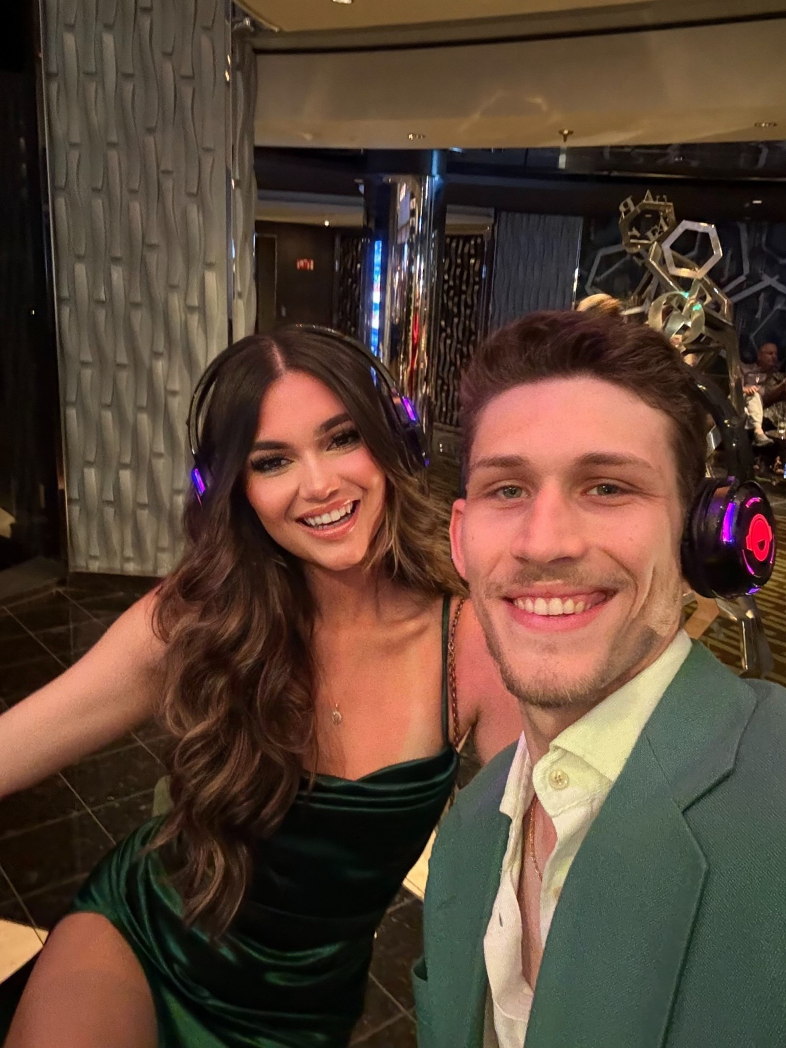 You can’t go wrong in a dark green dress for the holidays 👏🏻✨

#LTKHoliday #LTKPetite #LTKSaleAlert