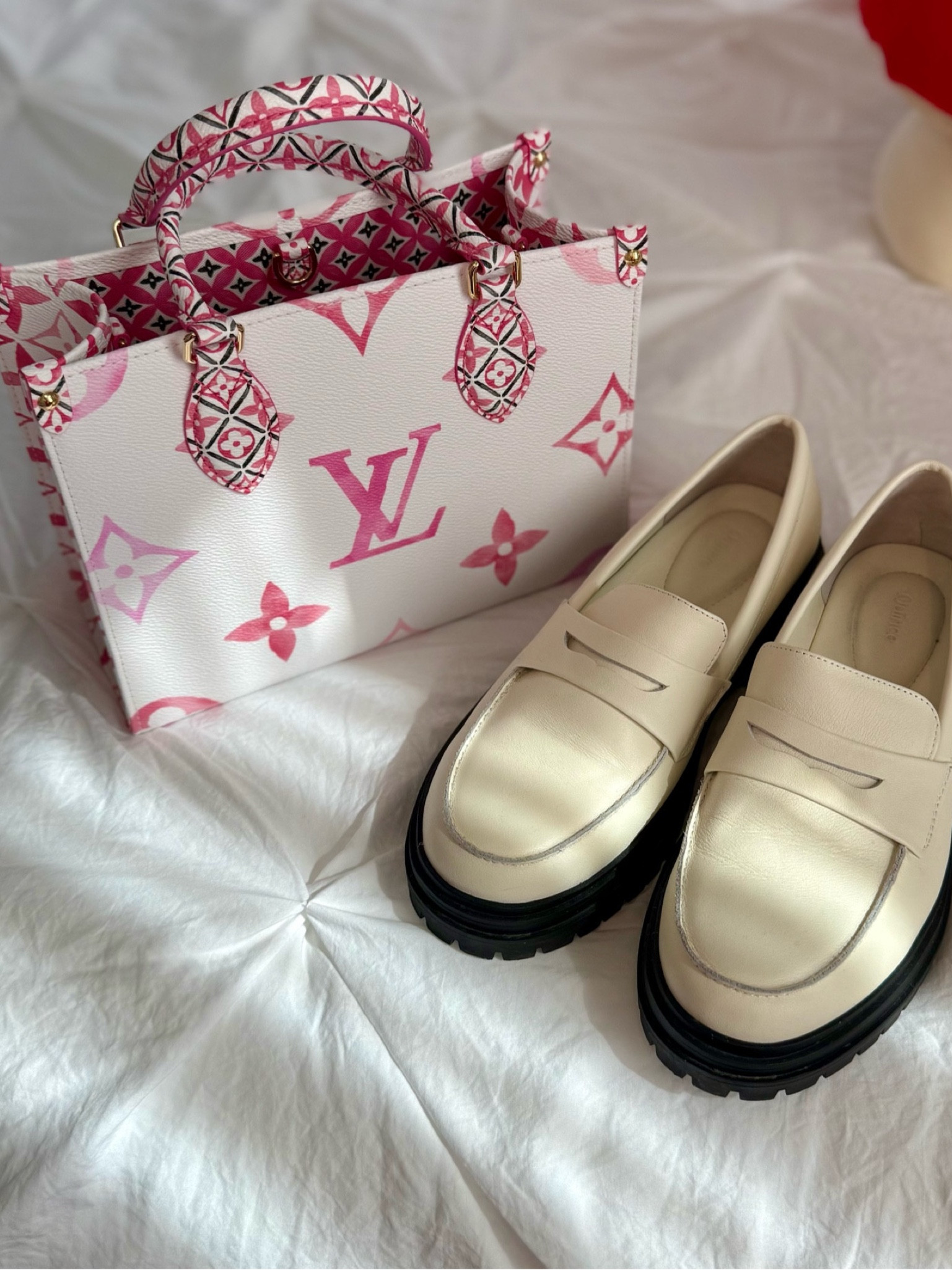 Obsessed 🎀🤍

#LTKSeasonal #LTKItBag #LTKWatchNow