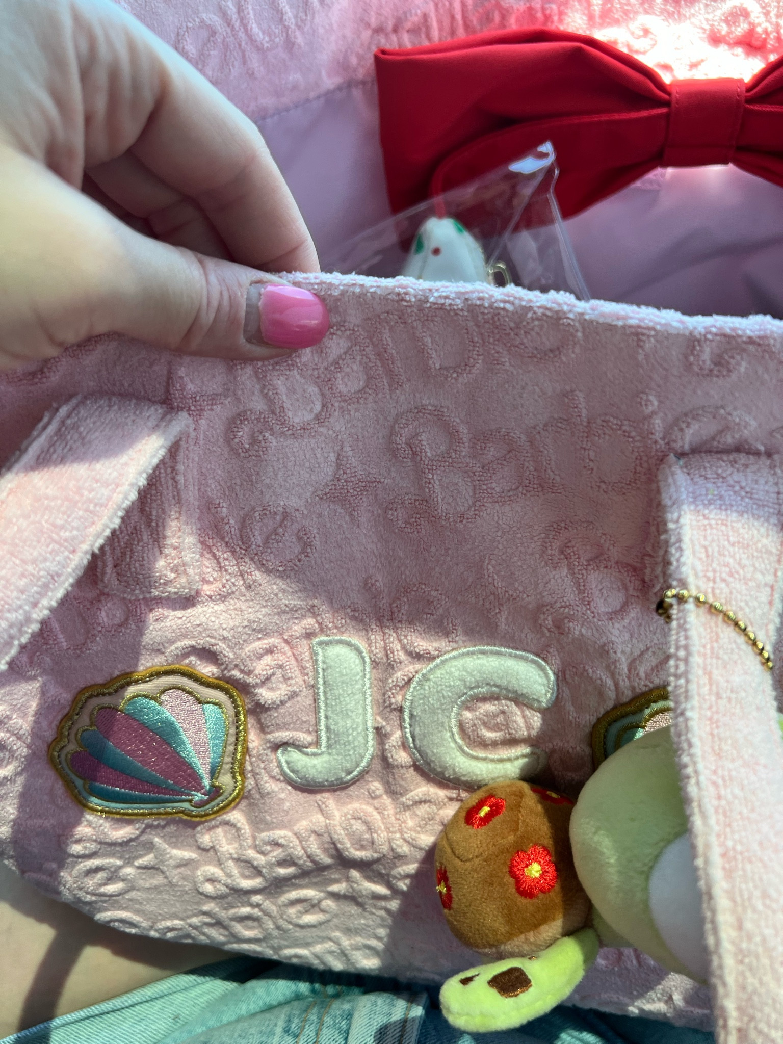 Amazon travel finds!  Wanna know what’s in my travel bag? Check out below! 

#LTKunder50 #LTKtravel #LTKitbag