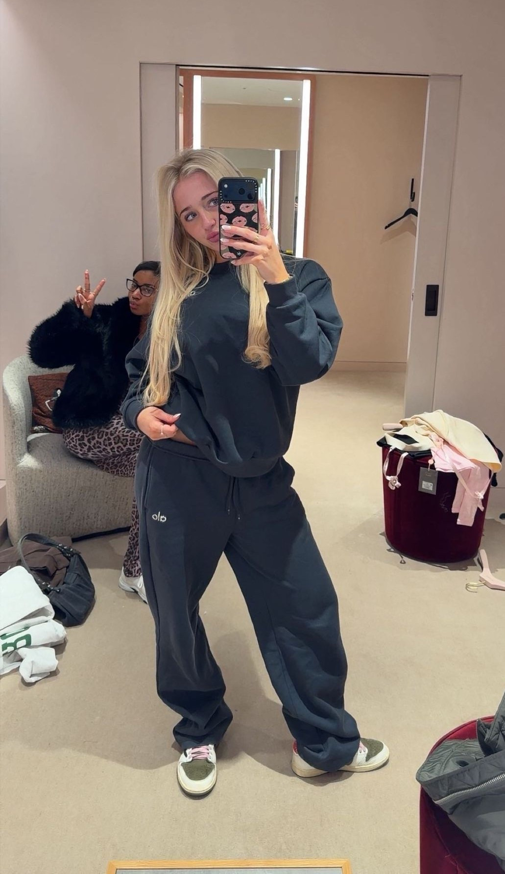 Alo tracksuit 🧸

Sweatshirt, joggers, wide leg joggers, straight leg joggers, jumper, workout 

#LTKfitness #LTKwinter #LTKuk
