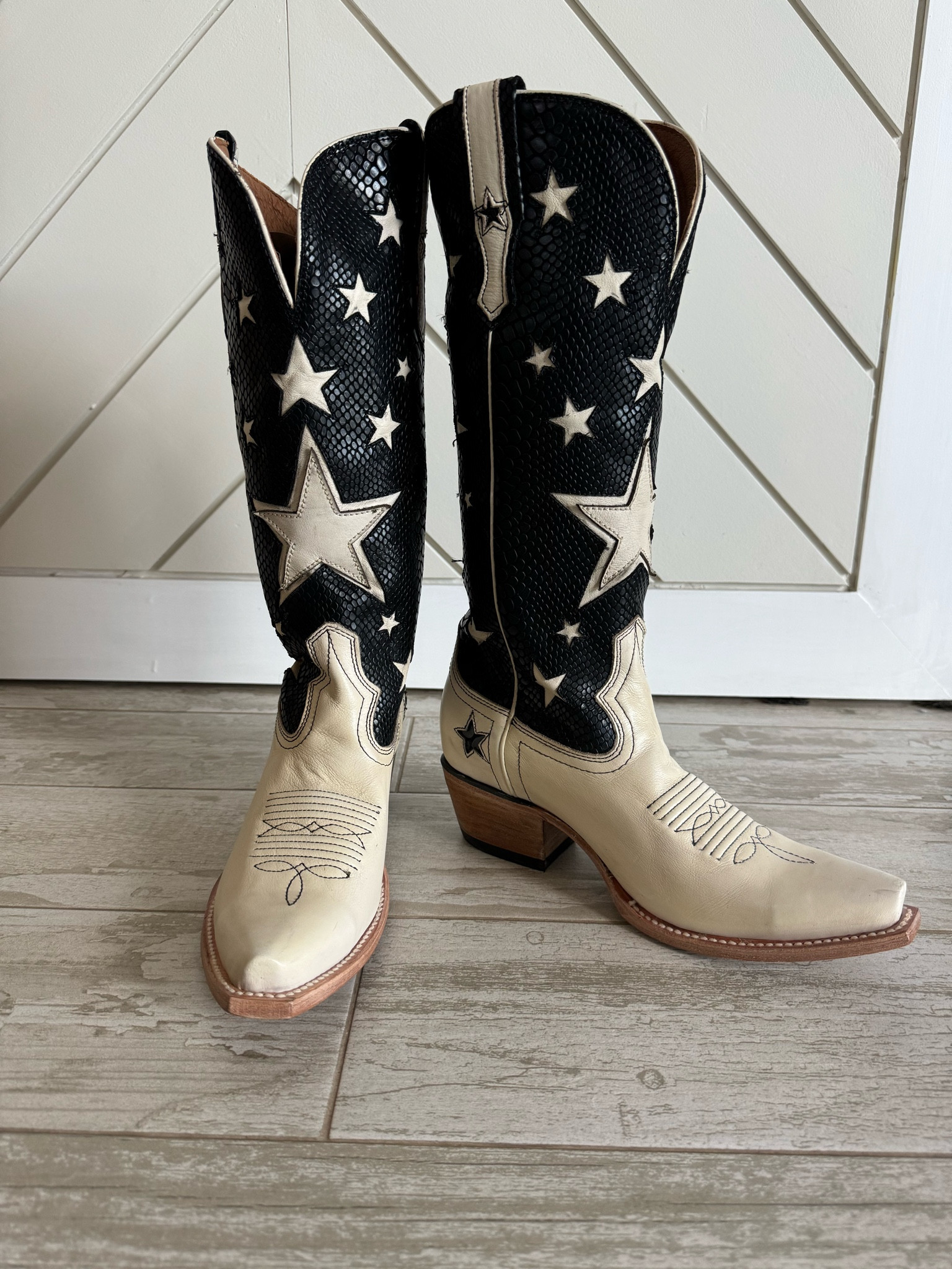 New cowboy boots from freebird 😍

Doing a giveaway on my Instagram @cami_griffith ! Winner can pick ANY shoe / boot off freebird’s website! I added a few of my favorites below that are on my wishlist! 

#LTKSaleAlert #LTKGiftGuide #LTKShoeCrush