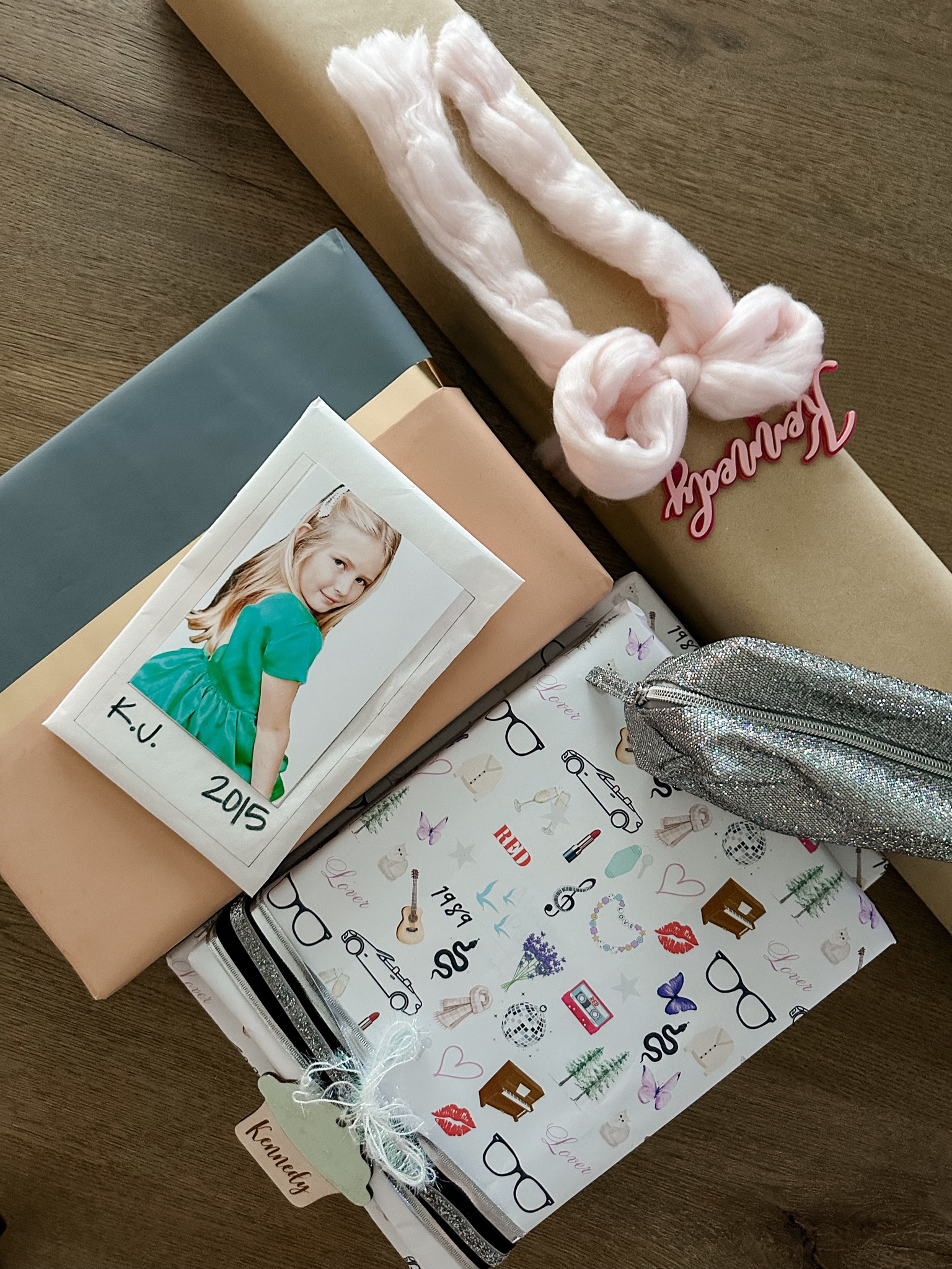 Swiftie wrapping paper
Swiftie gifts
Taylor Swift gifts 