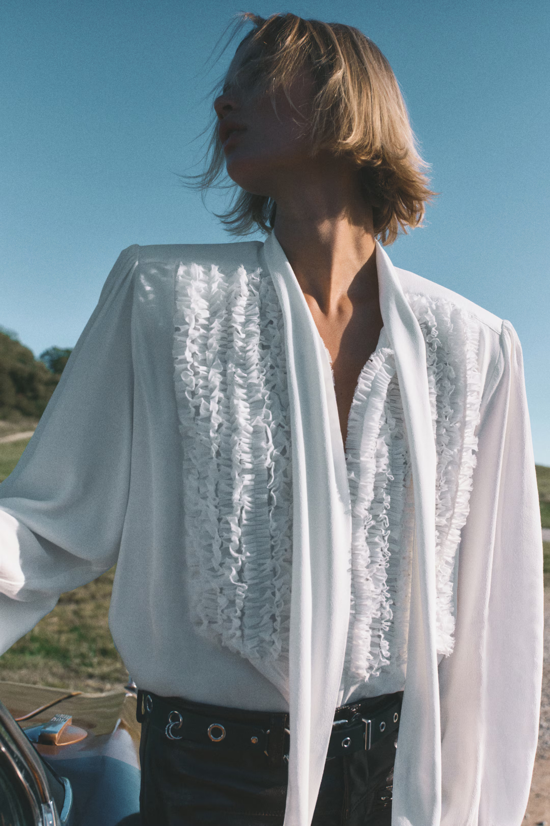 Oversized bow-collar blouse - White - Ladies | H&M GB | H&M (UK, MY, IN, SG, PH, TW, HK)