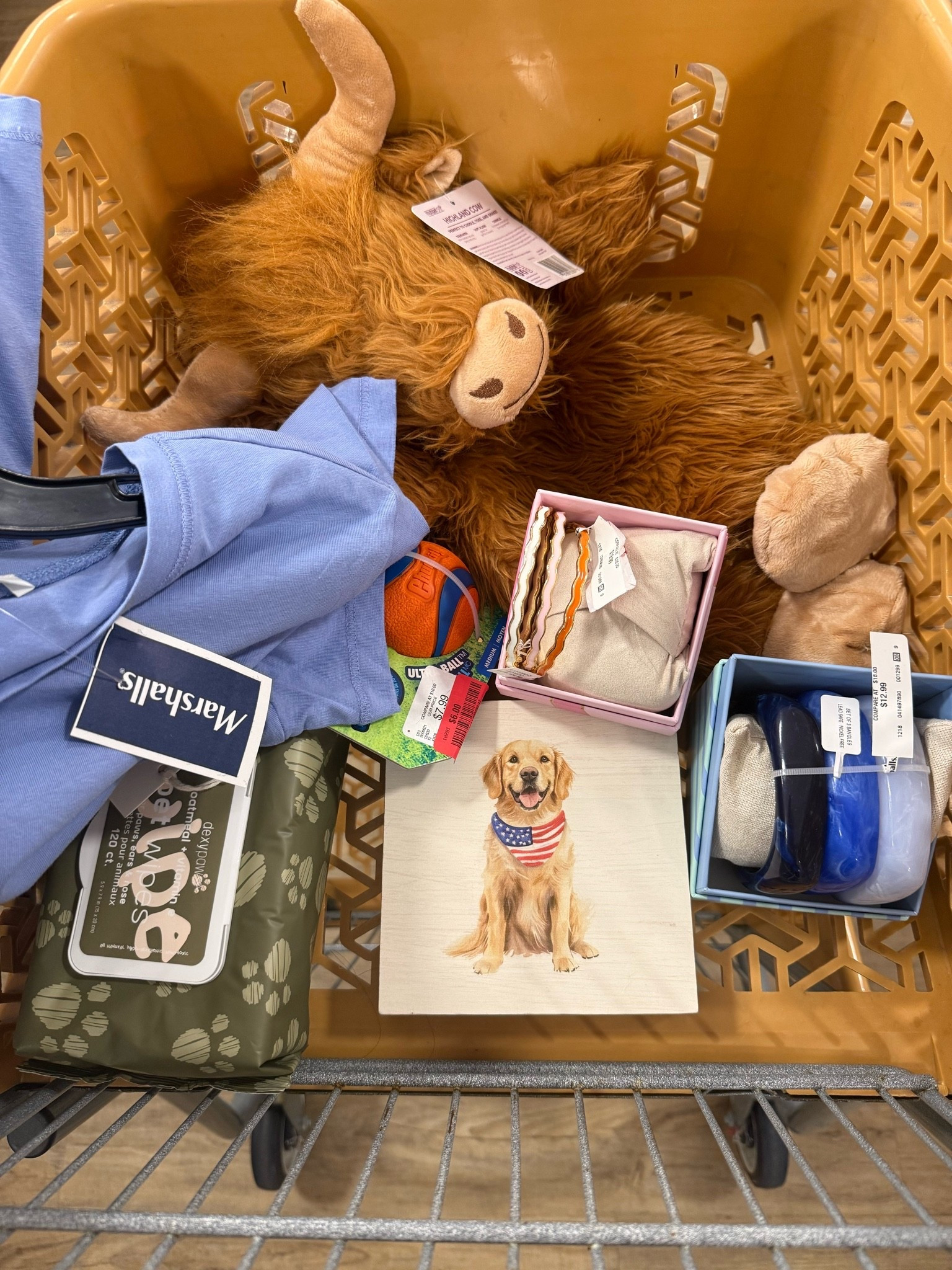 Homegoods haul 🤩🇺🇸🐮🐾 a couple things for the boys 🐶 and a couple things for me 🥰 very obsessed with finding all seasonal golden retriever things in case no one noticed 🤣


Golden retriever/ golden things / golden mama / homegoods / homegoods haul / Marshalls

#LTKdayinmylife #LTKHome #LTKSeasonal