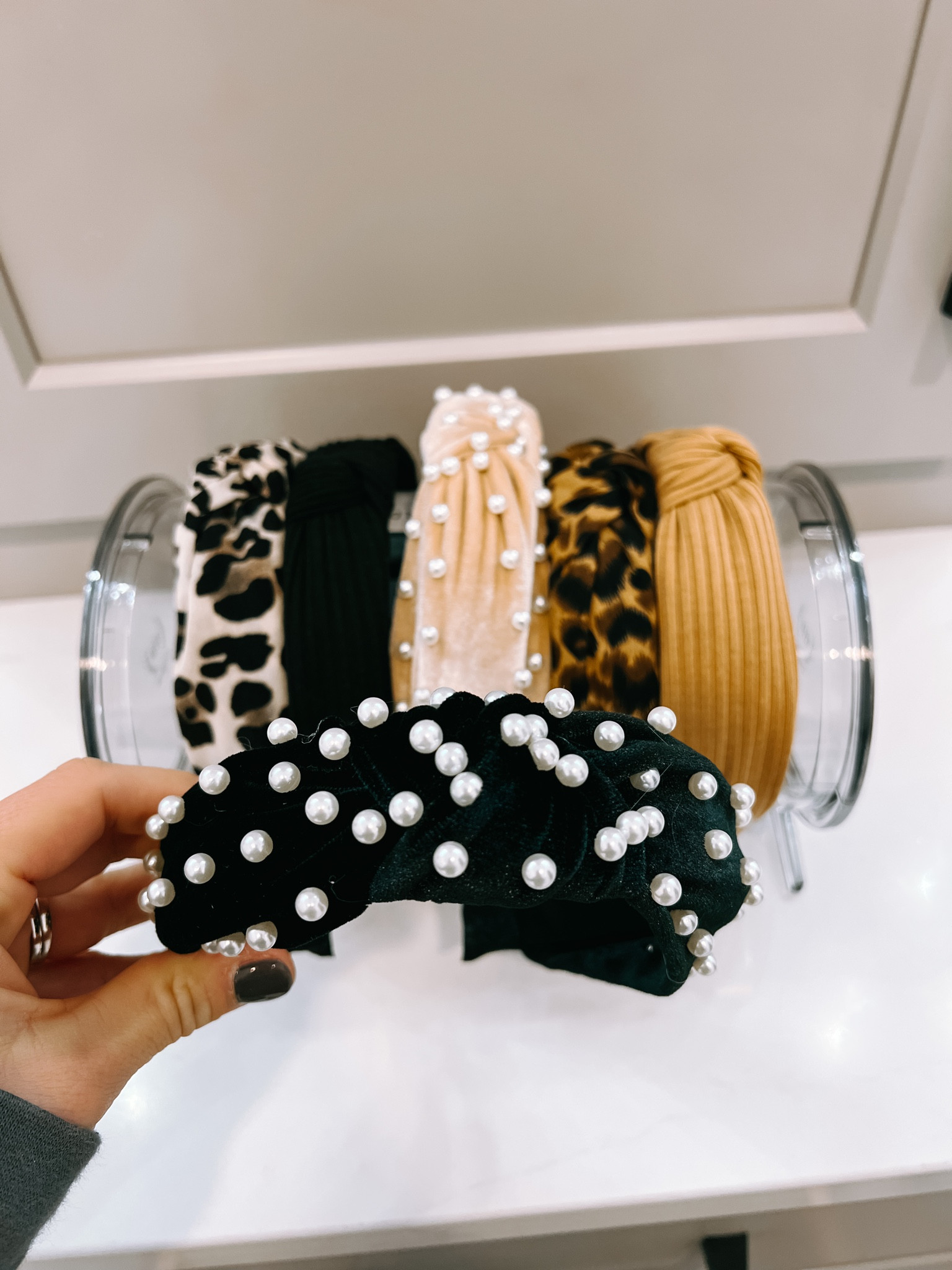 Headband | beauty | hair | accessory | accessories 


#LTKFind #LTKstyletip #LTKbeauty