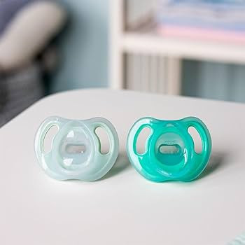 Tommee Tippee Ultra-Light Silicone Pacifier, 0-6 Months, Symmetrical One-Piece Design, BPA-Free S... | Amazon (US)