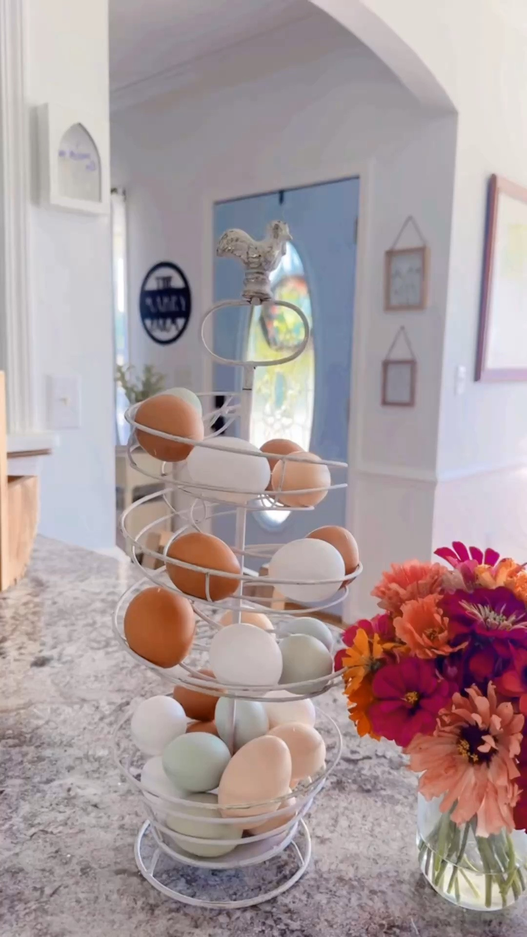 And how cutie is this new egg 🥚 holder 🐓 display for the farmhouse kitchen 🥣- I’m obsessed!! 😍 Planning to take 🧺 all of these with us to the beach for our LDW trip 🇺🇸- eek so excited!! 🤩 Nowwww time get my babies 👶🏼 down for naps 💤 and finish packing 💼 so we can leave once “Dada” gets home 🏡 from work tonight!! 🥳