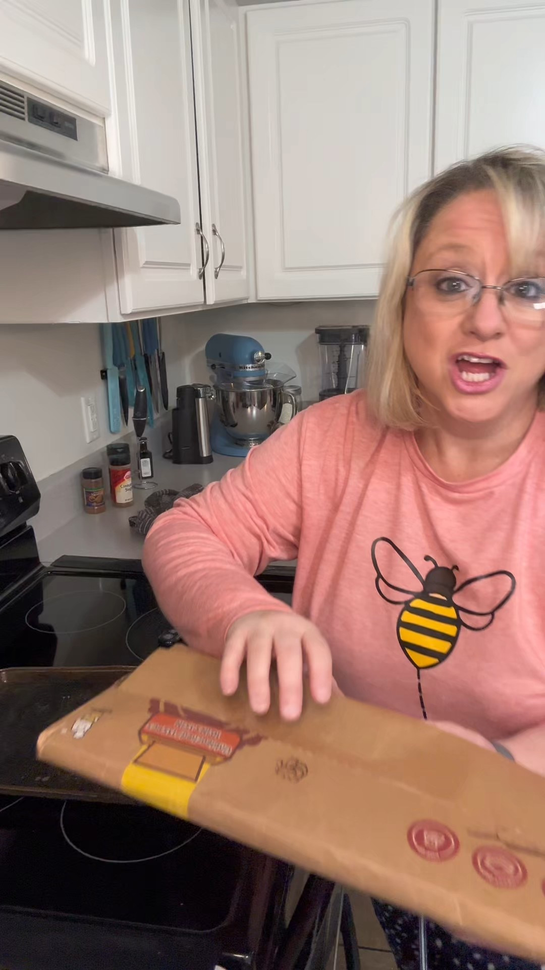 Pop-up parchment paper might be the most underrated kitchen helper ever. No ripping. No curling. No fighting the roll while dinner burns. I keep this by the stove and grab one sheet at a time like a tissue. Perfect for baking, air fryer nights, and easy cleanup.
Would you keep this on your counter or in a drawer?

#LTKGiftGuide #LTKmomlife #LTKfoodie