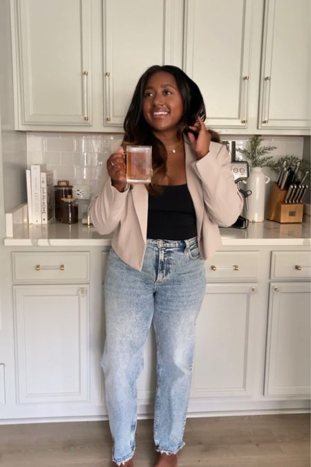 The room & the outfit 

Kitchen decor, Abercrombie jeans, sale, blazer, casual outfit, date outfit, work outfit

#LTKFind #LTKBacktoSchool #LTKsalealert