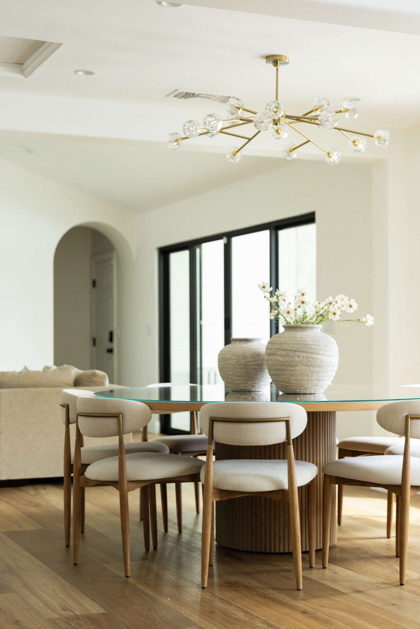 Our Hidden Hills project is a favorite (specifically the dining area). While I can’t share sources, I have found some similar items from this room for you to shop!

#diningroom #diningset #lighting

#LTKHome #LTKSaleAlert