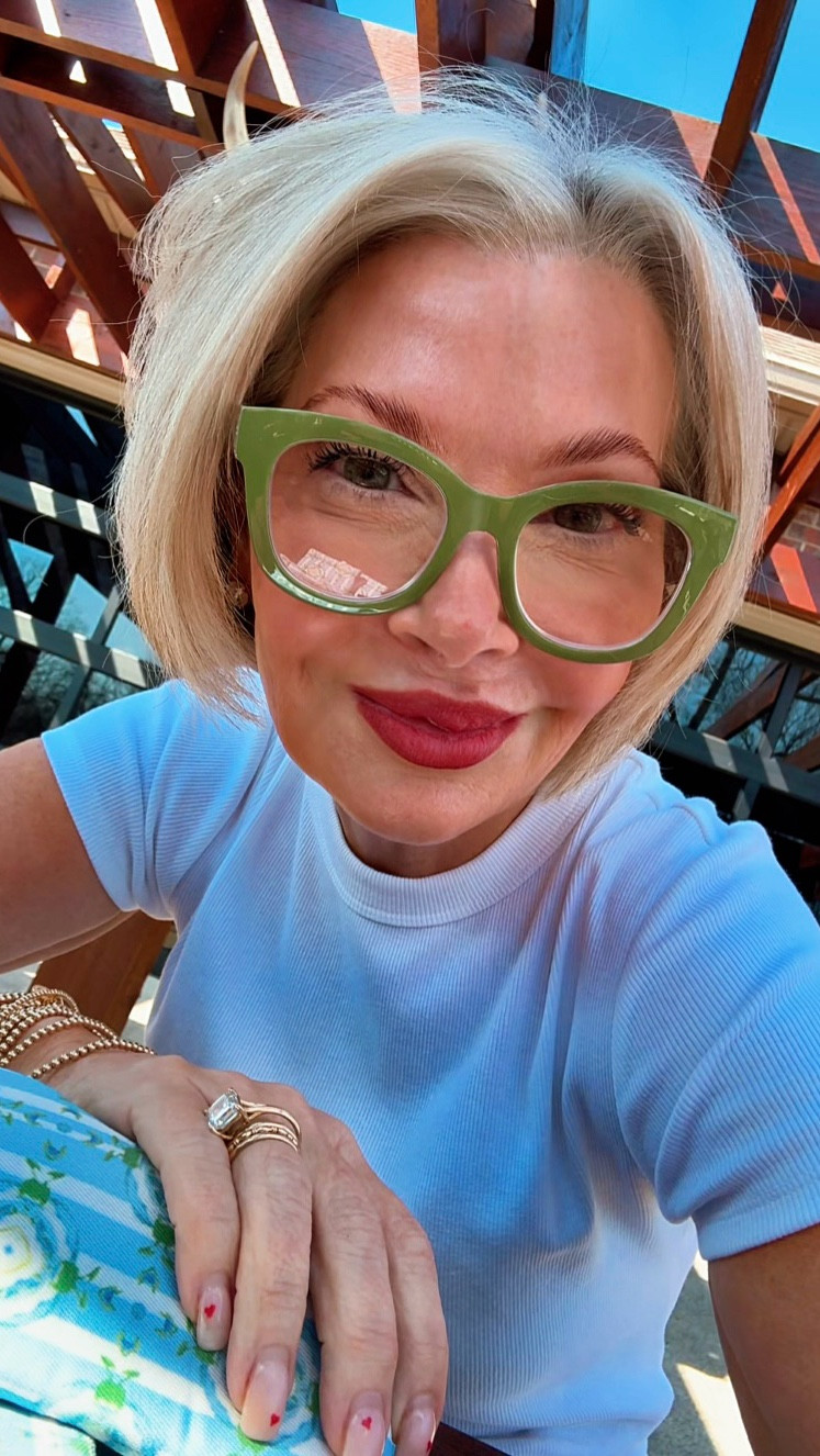 Sometimes the outfit is basic…

…and the glasses do all the work.

These Peepers x Laura Park frames are my newest obsession. Linked on LTK.

#LTKootd #LTKSpringSale #LTKgrwm