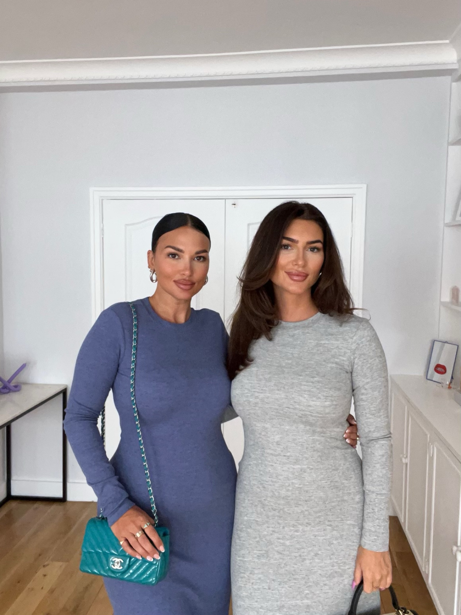 We found the most gorgeous autumn day dresses… I wear size 10 and I’m a 10-12 and 5’6 
Faye wears size 8 and is size 10 and 5’7/8