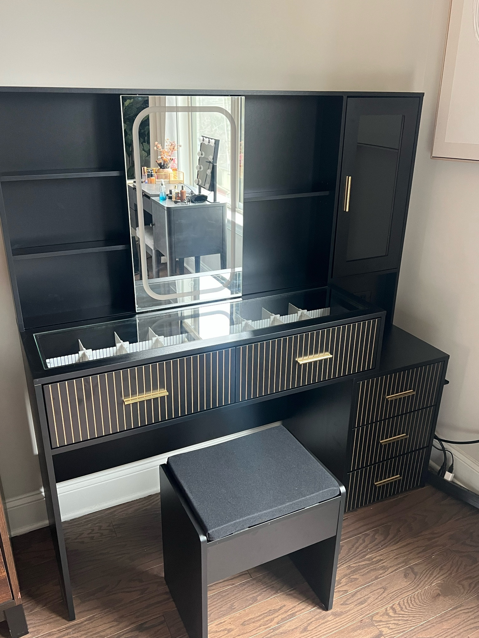 New makeup vanity check 

#LTKBeauty