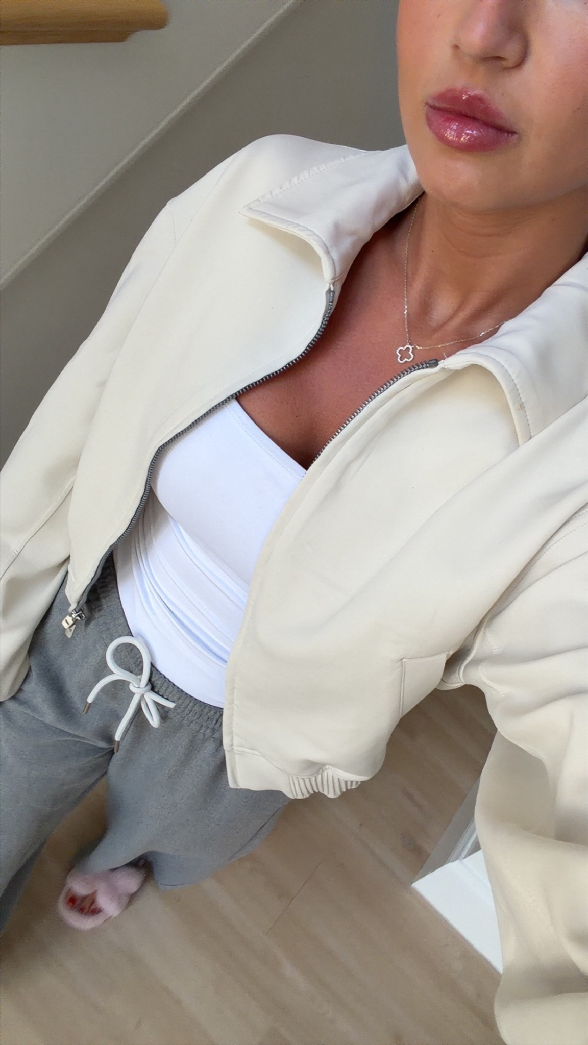 Cropped zip up 

#LTKootd #LTKActive #LTKfitnessgoals