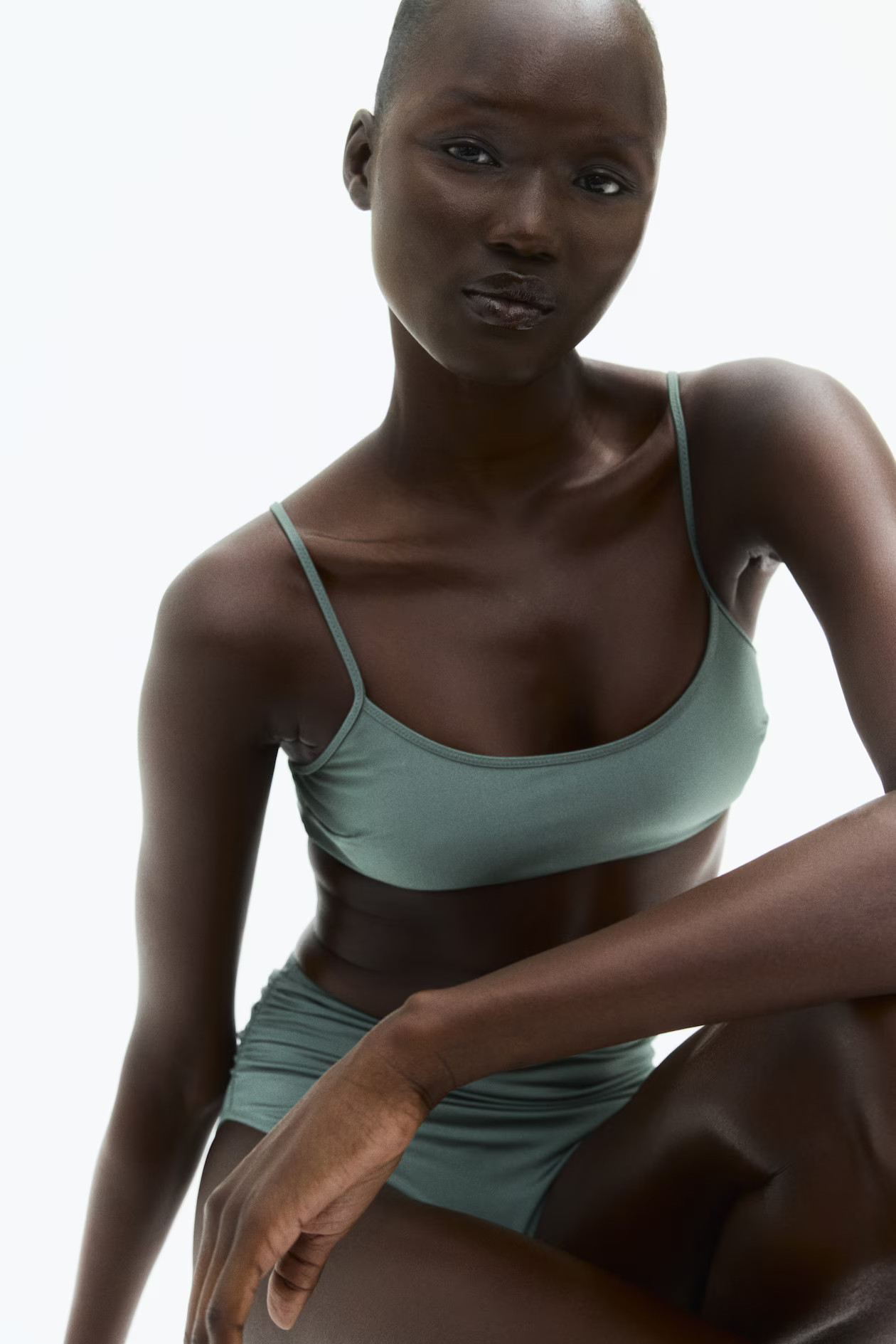 Padded bikinitop - Dusty groen - DAMES | H&M NL | H&M (DE, AT, CH, NL, FI)