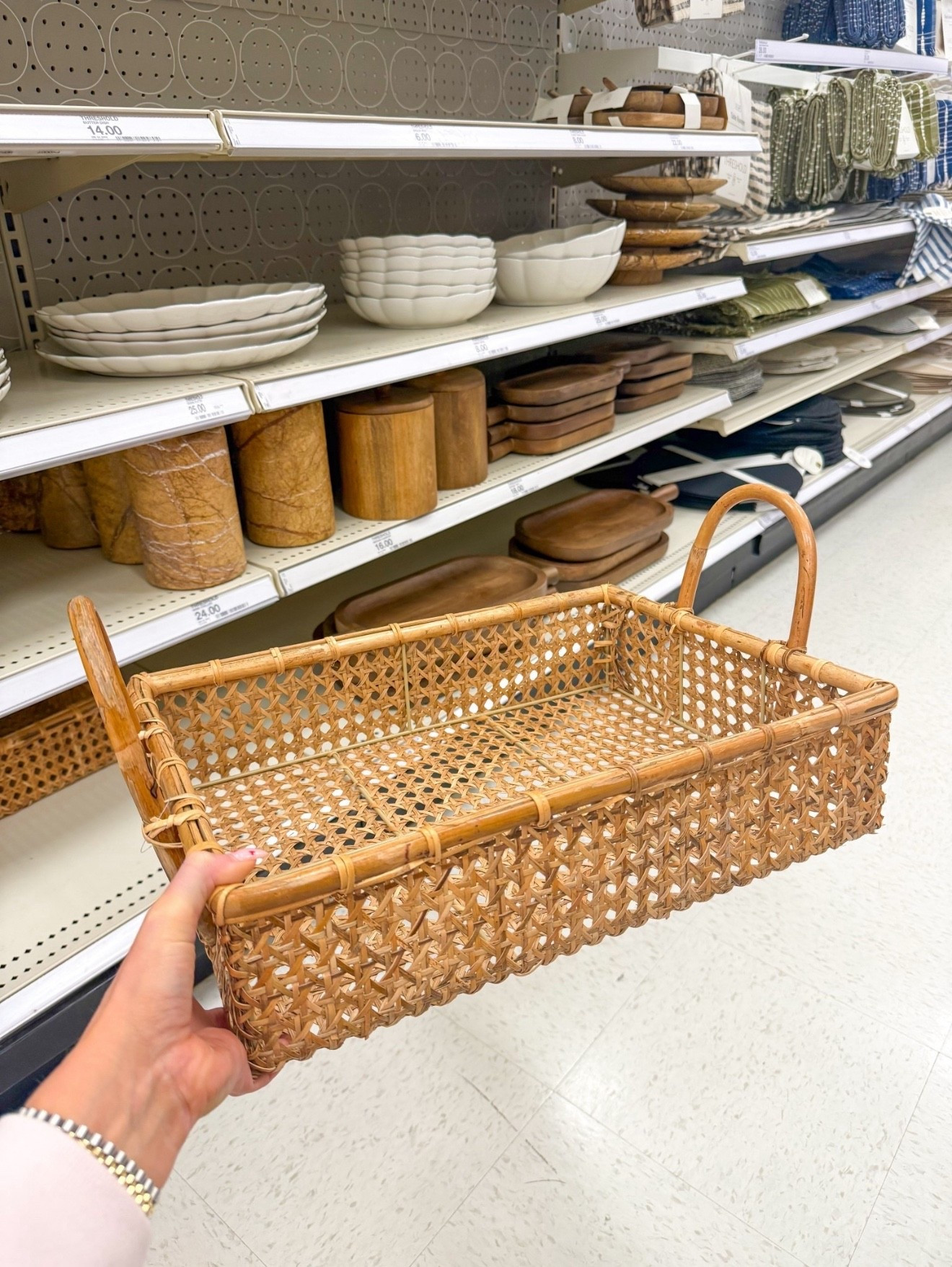 Seagrass serving tray / coastal aesthetic 

This one felt really sturdy and durable. Use it to serve drinks outdoors or leave set up as decor with a case and candle. 






Target home
Target finds 
Spring decor 
Coastal decor 
Woven tray 
Decorative tray 


#LTKHome #LTKSeasonal