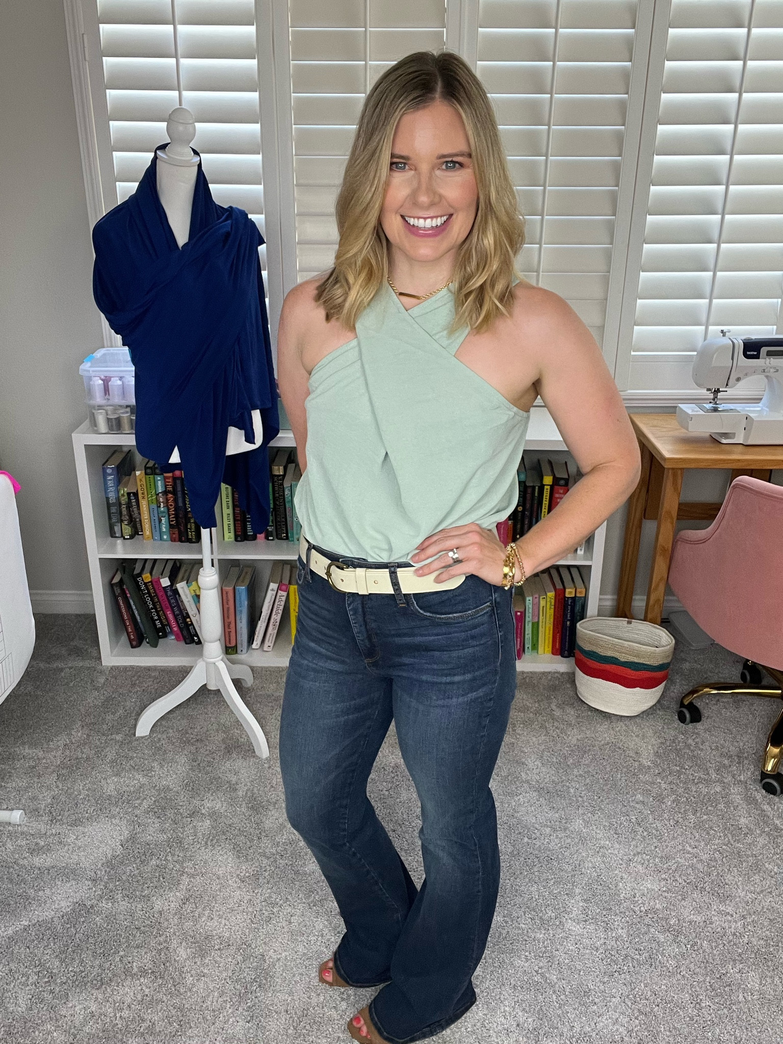 Love these jeans and bet for fall 

#LTKSeasonal #LTKxNSale #LTKFind
